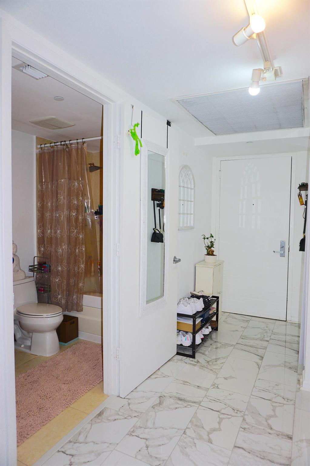 image 50 Biscayne Condo7