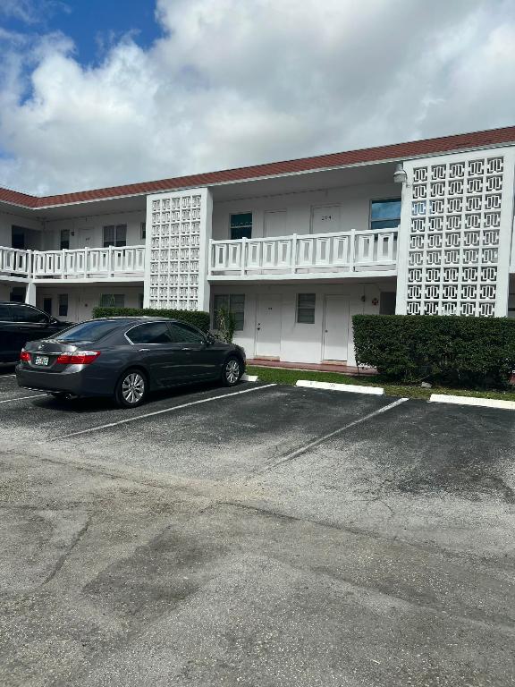 1300 NW 43rd #104-107