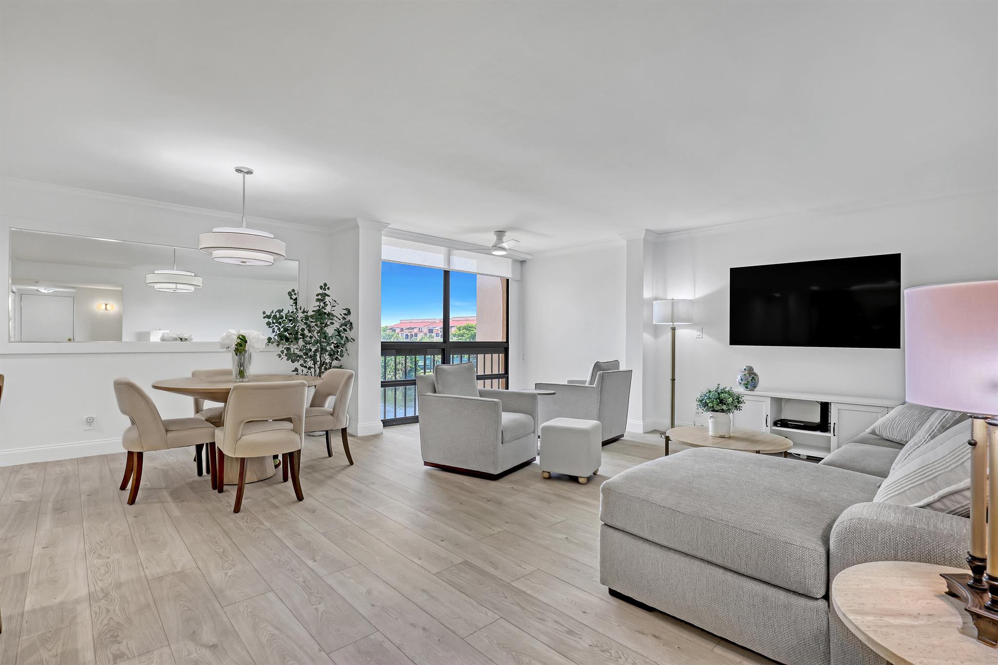 2455 Lindell Blvd #3403