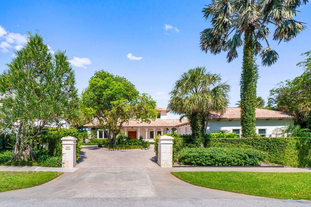 1690 Lands End Rd Manalapan, FL 33462