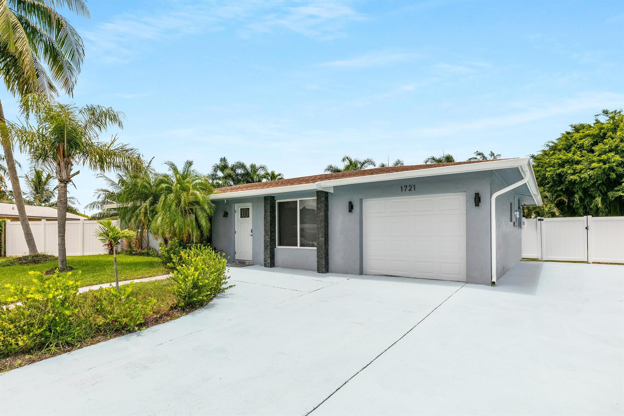 1721 SW 10th St