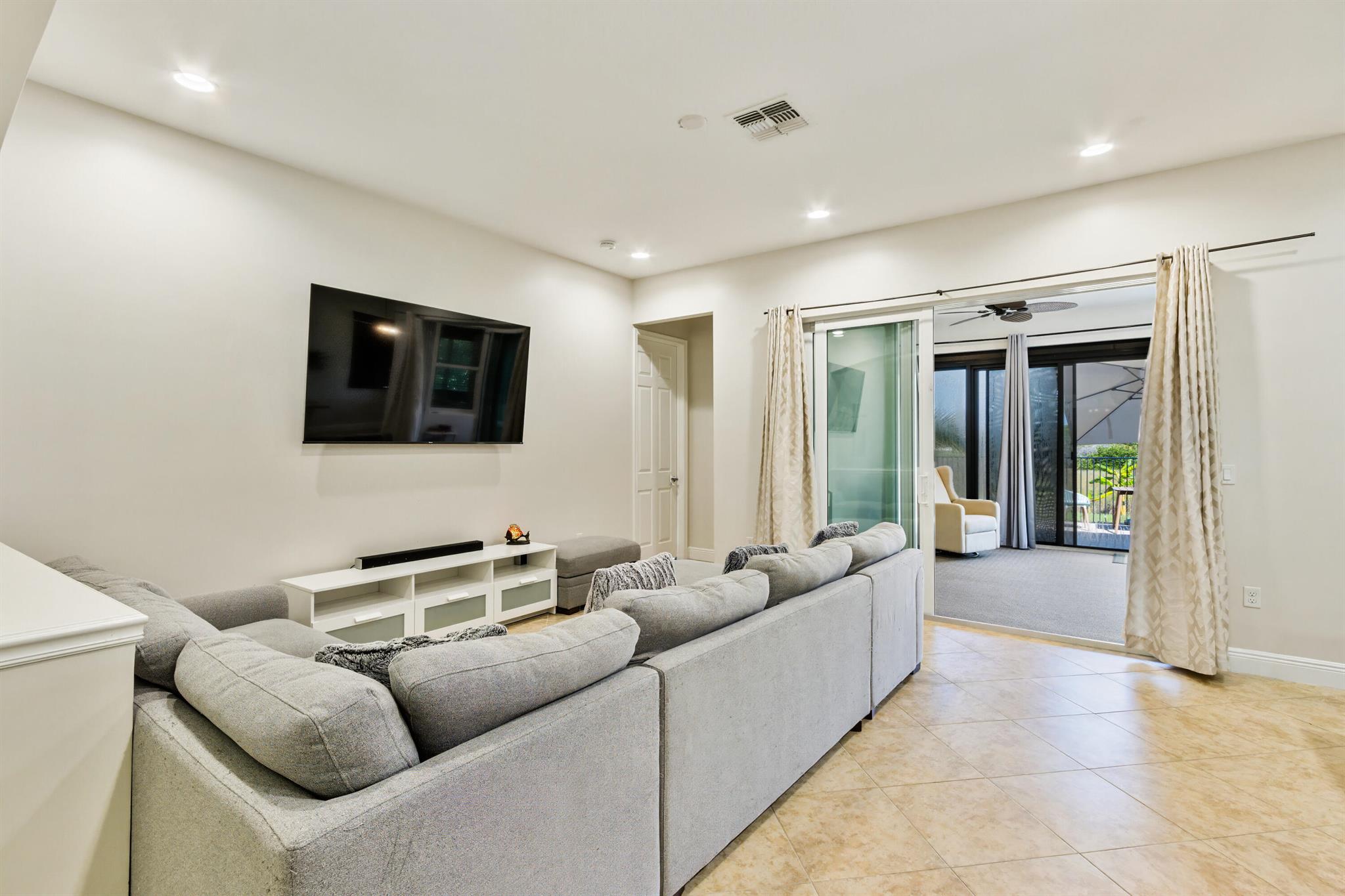 2891 Bellarosa Cir,Royal Palm Beach, FL 33411