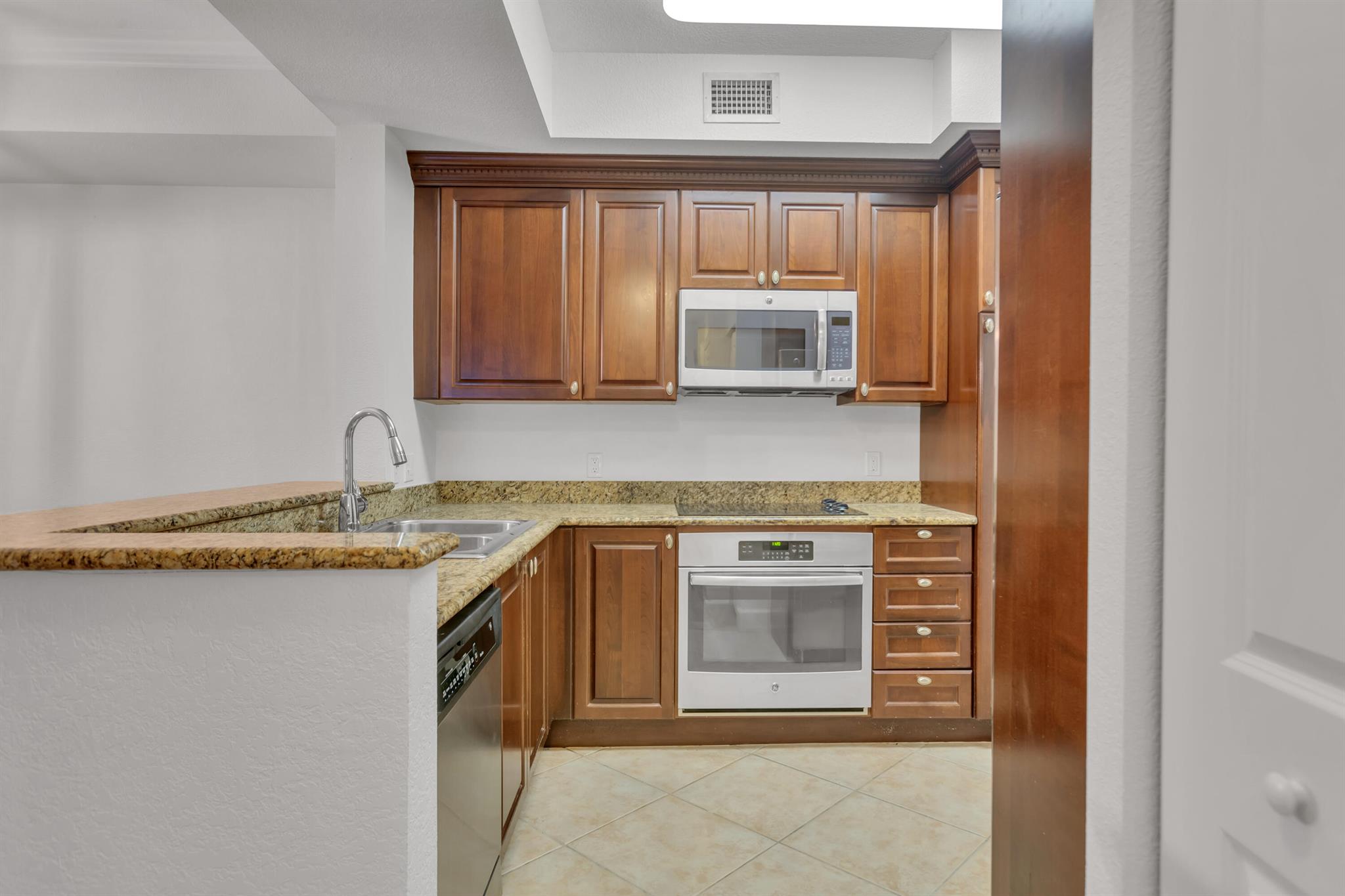 1660 Renaissance Cmns 2326th Blvd #2326