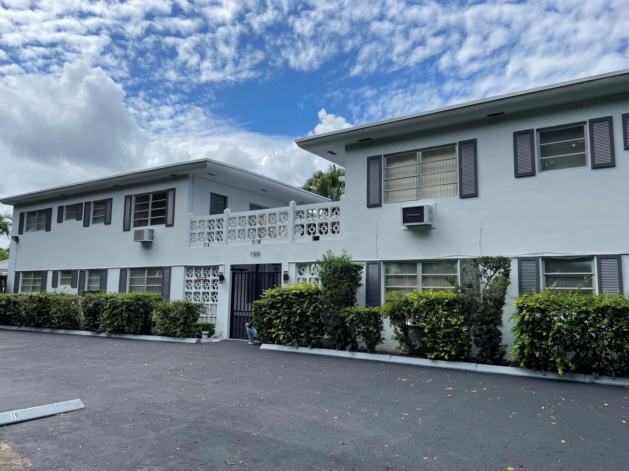 1500 S 20th Ave