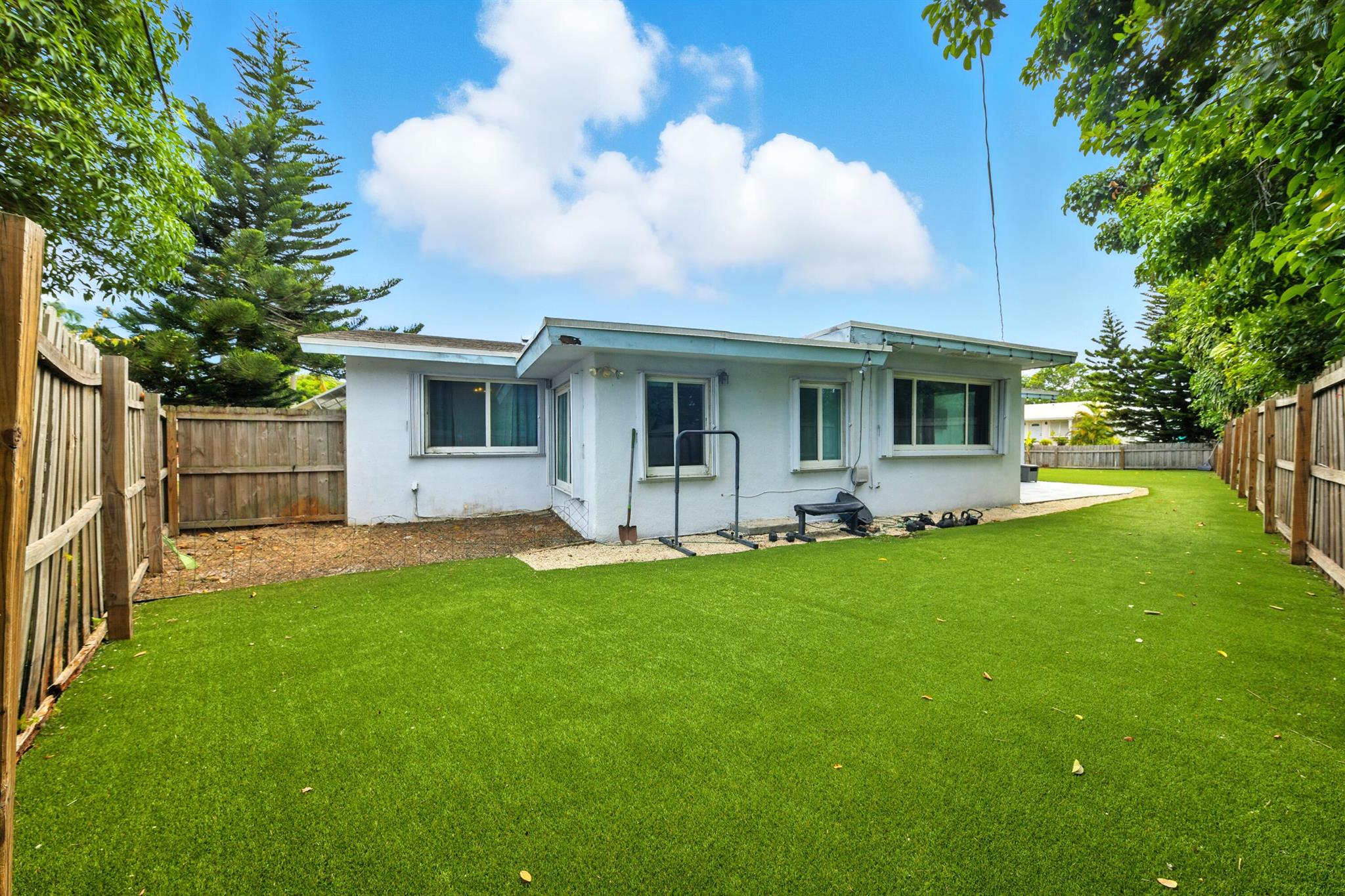 2898 SE 1st Pl