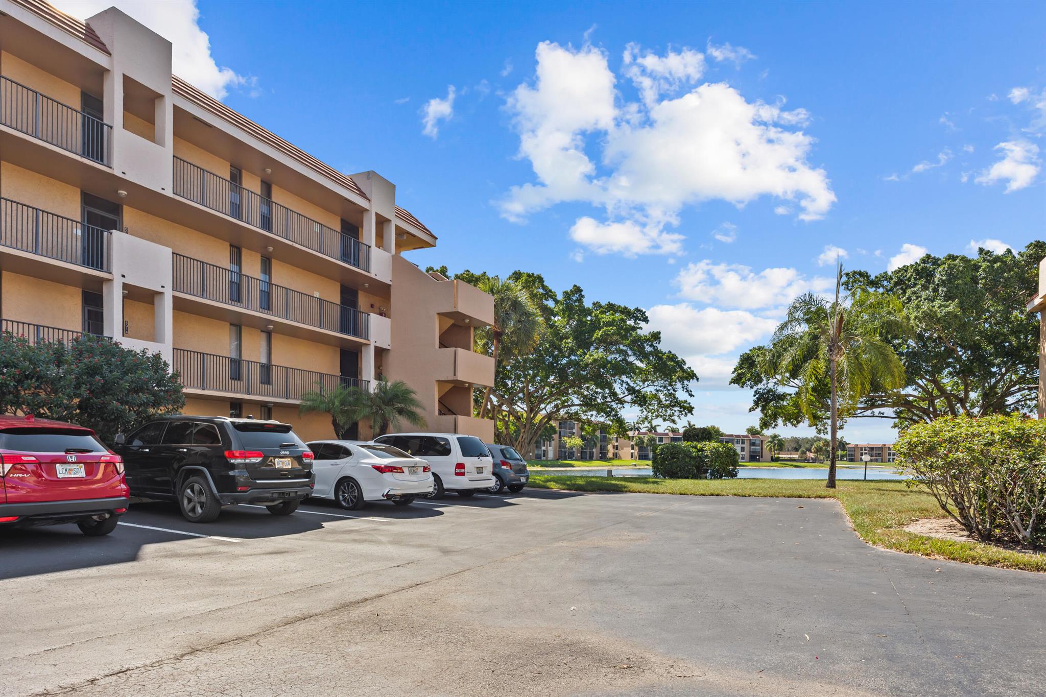 6014 Coral Lk Dr #202