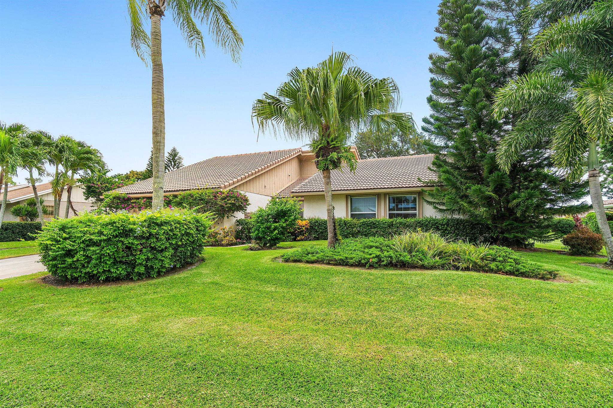 13692 Crosspointe Dr