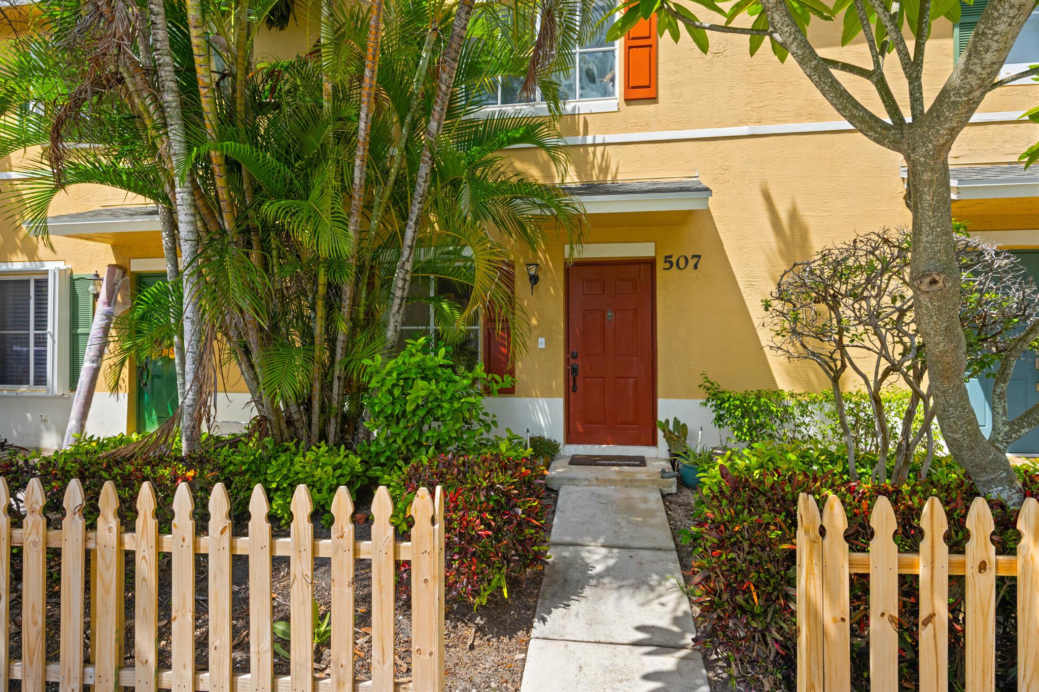 507 E Coast Ave