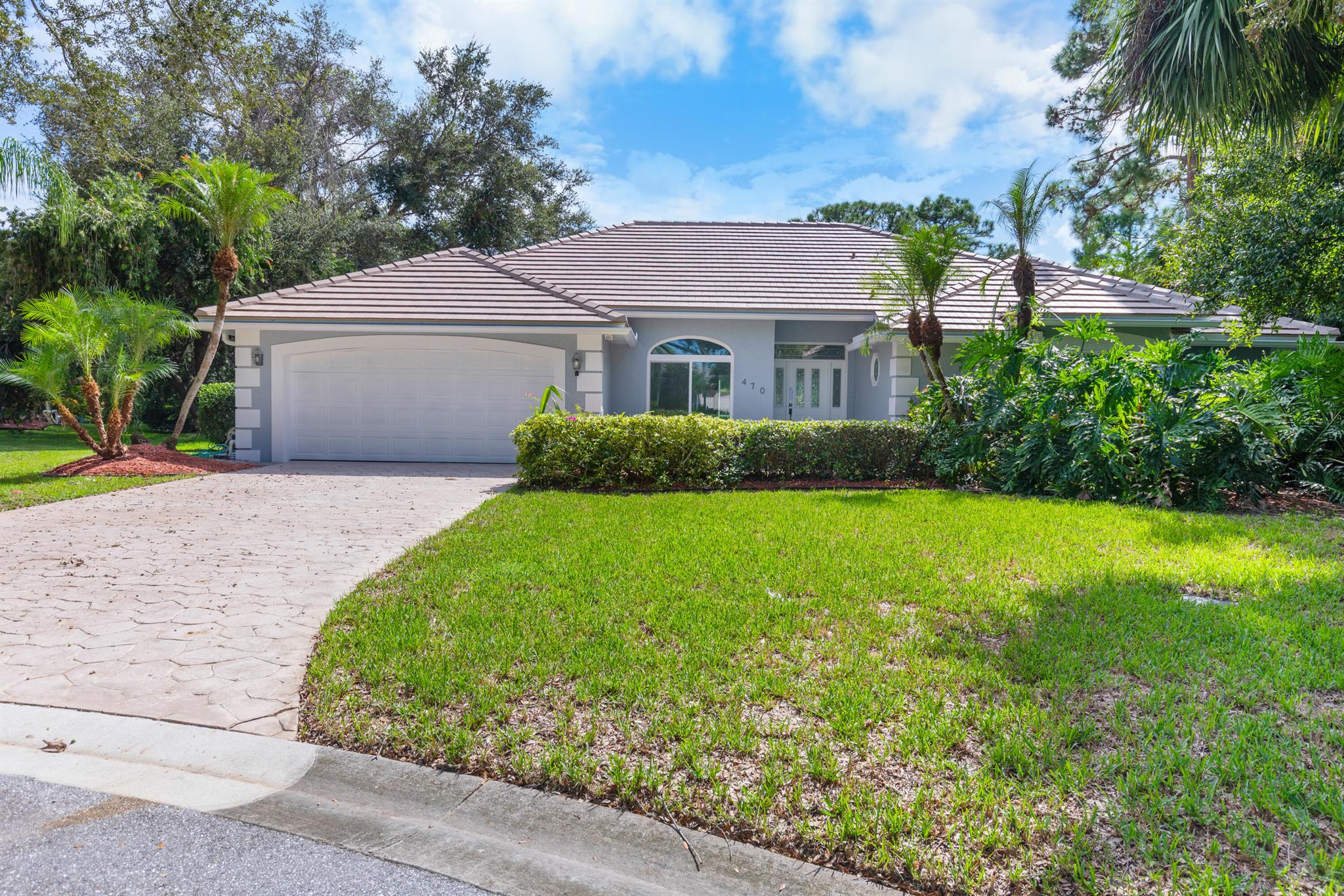 470 SW Sanctuary Pl