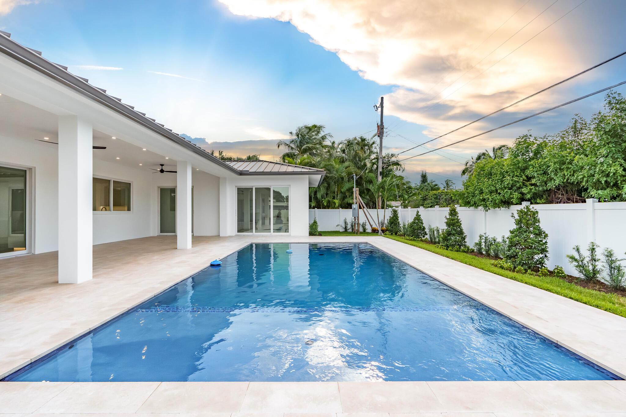 803 Sunset Rd Boynton Beach, FL 33435