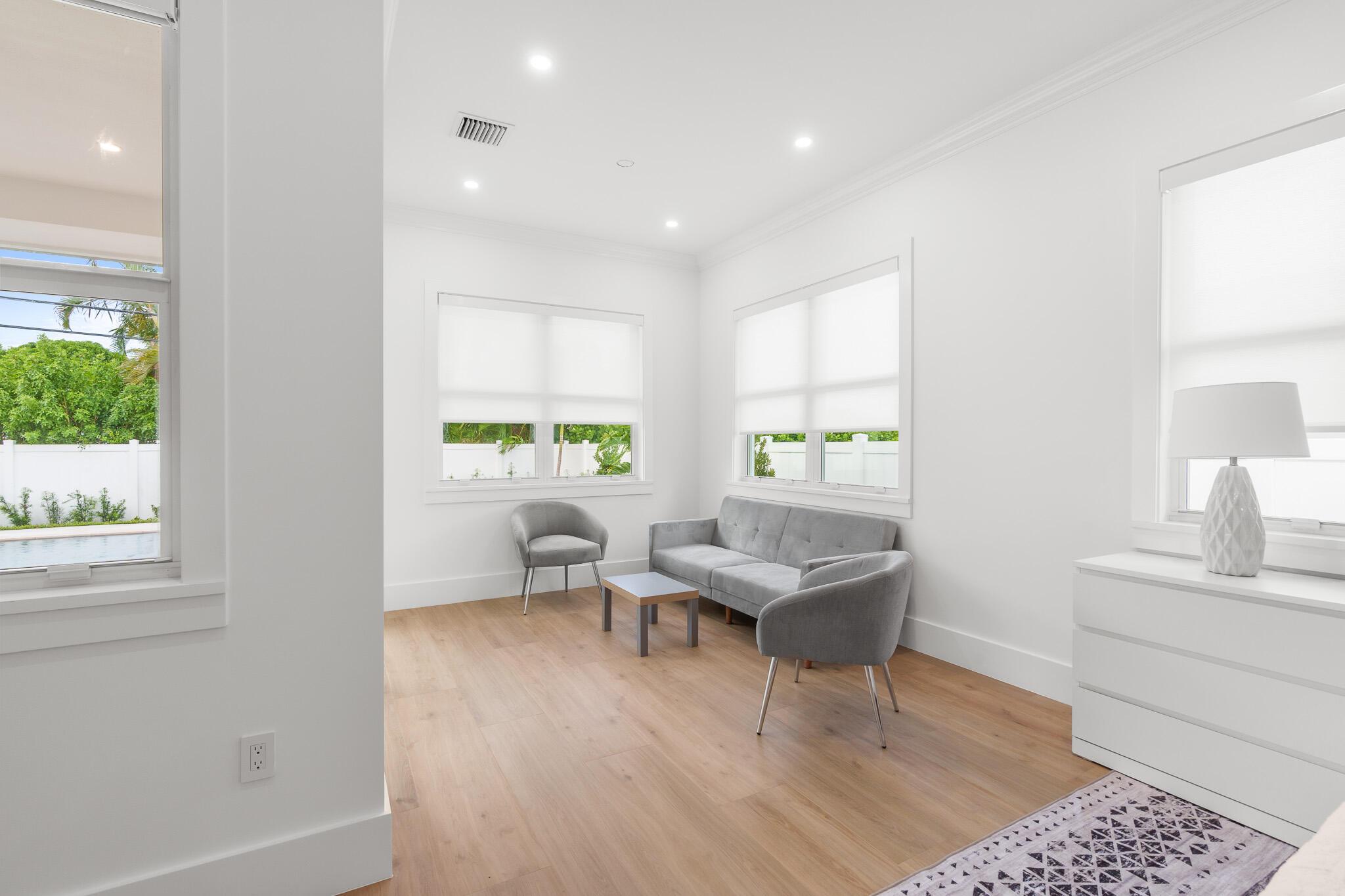 803 Sunset Rd Boynton Beach, FL 33435