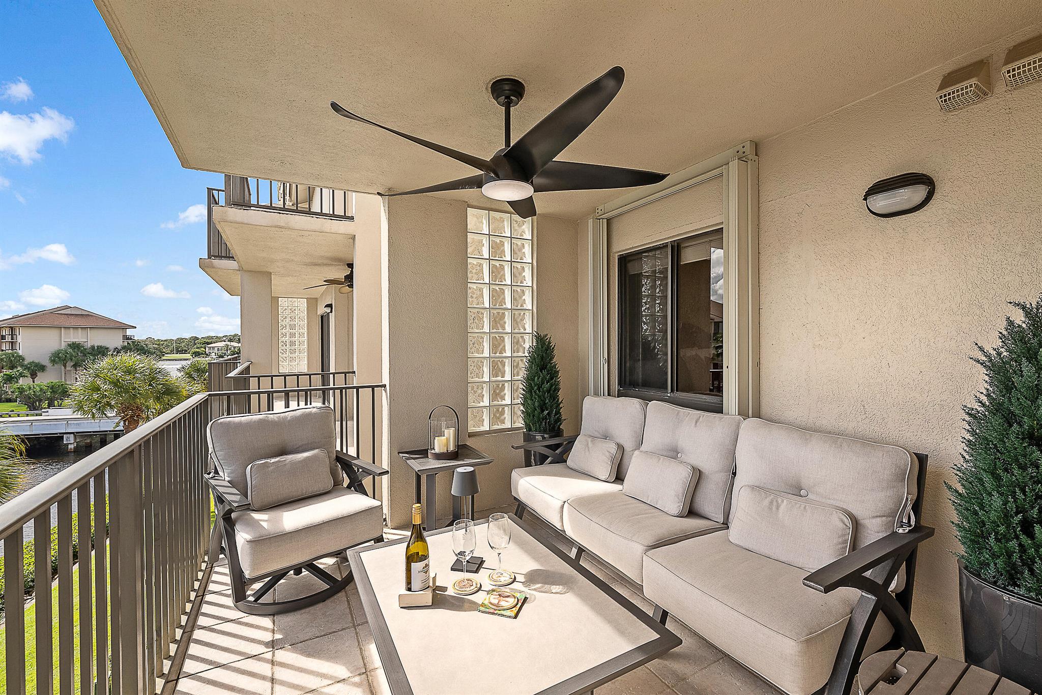 1601 Marina Isle Way #402 Jupiter, FL 33477