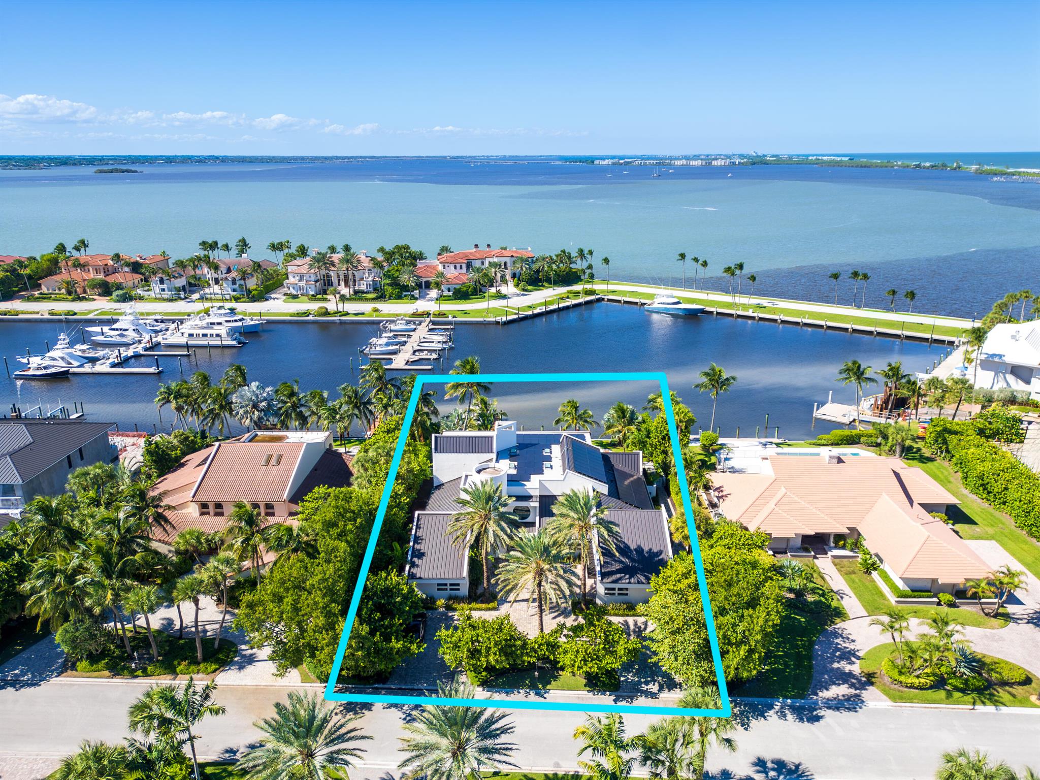 6879 SE South Marina Way Stuart, FL 34996 6879 SE South Marina Way Stuart, FL 34996