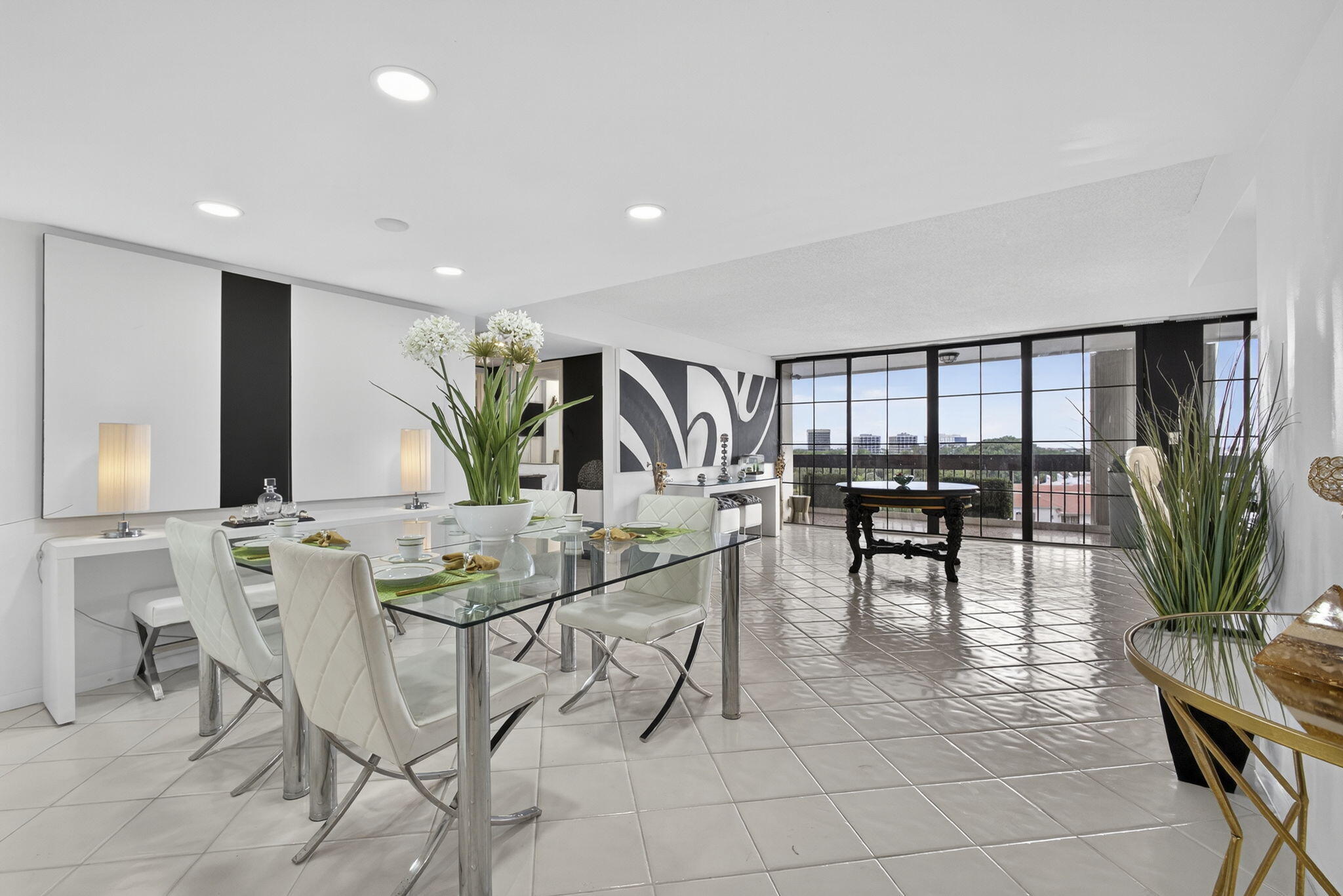 2000 Presidential Way #704