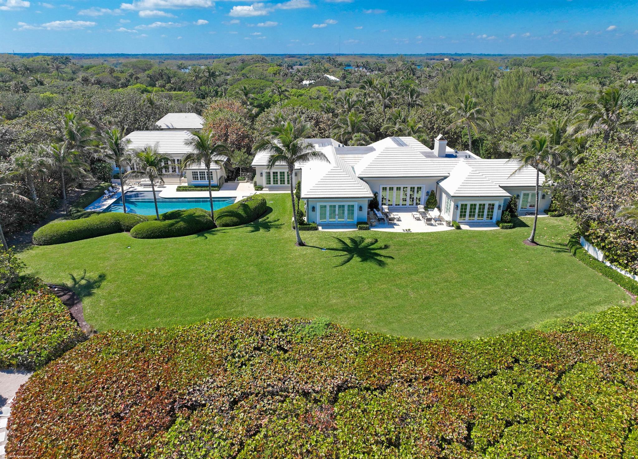 245 S Beach Rd Jupiter Island, FL 33455