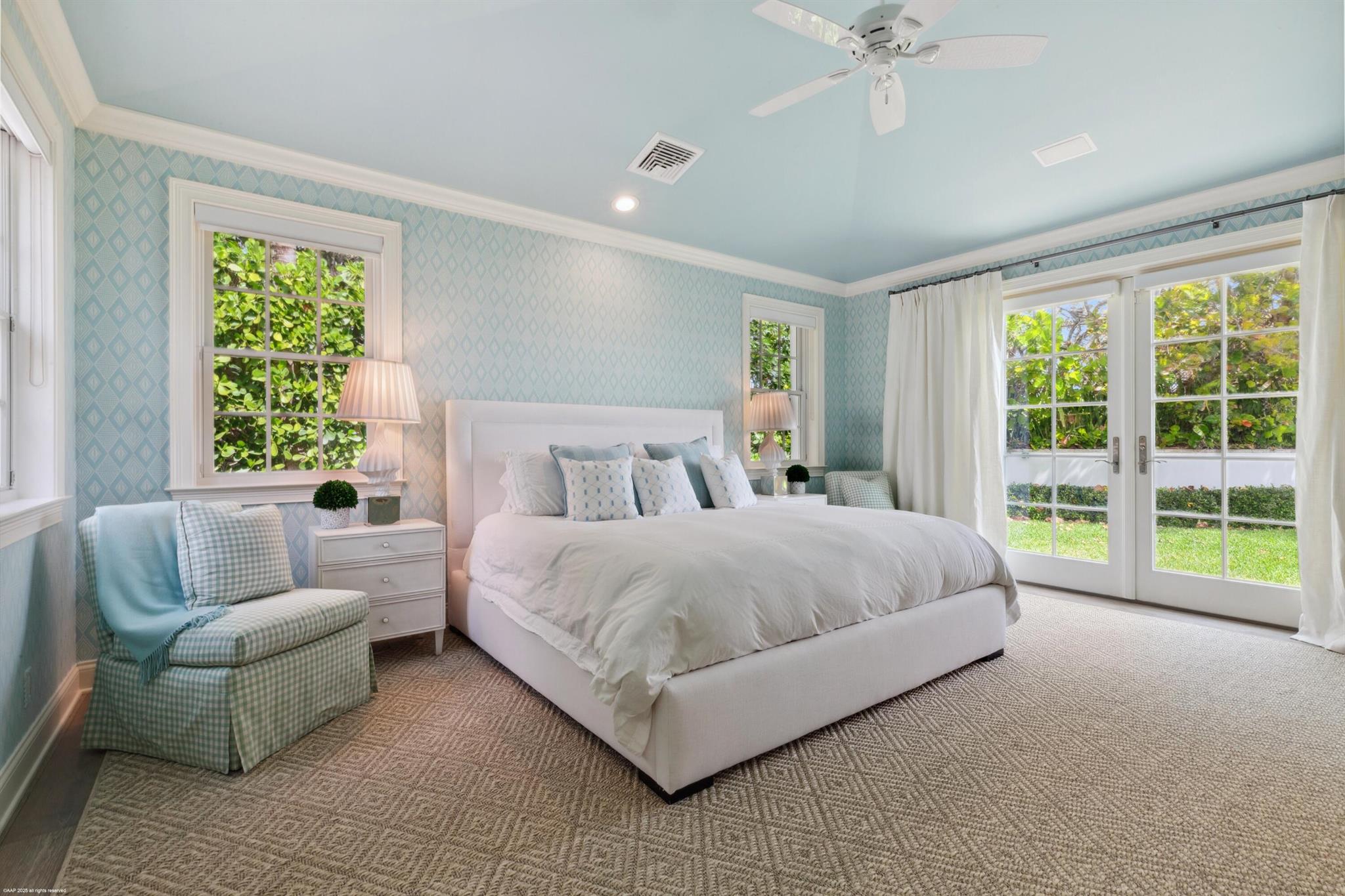 245 S Beach Rd Jupiter Island, FL 33455