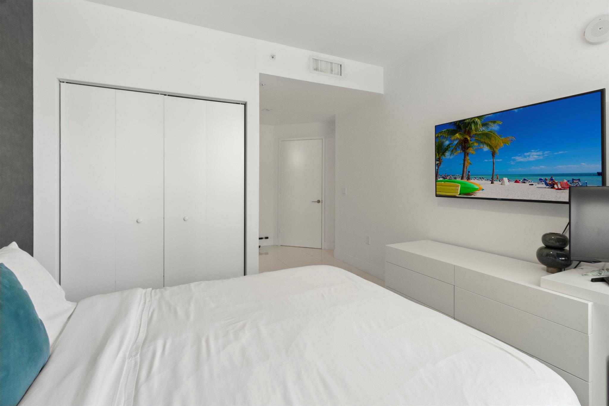 image Parque Towers Condo21