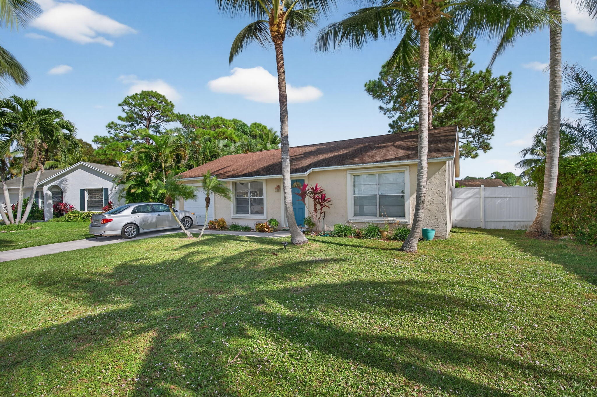102 Cedar Jupiter, FL 33458
