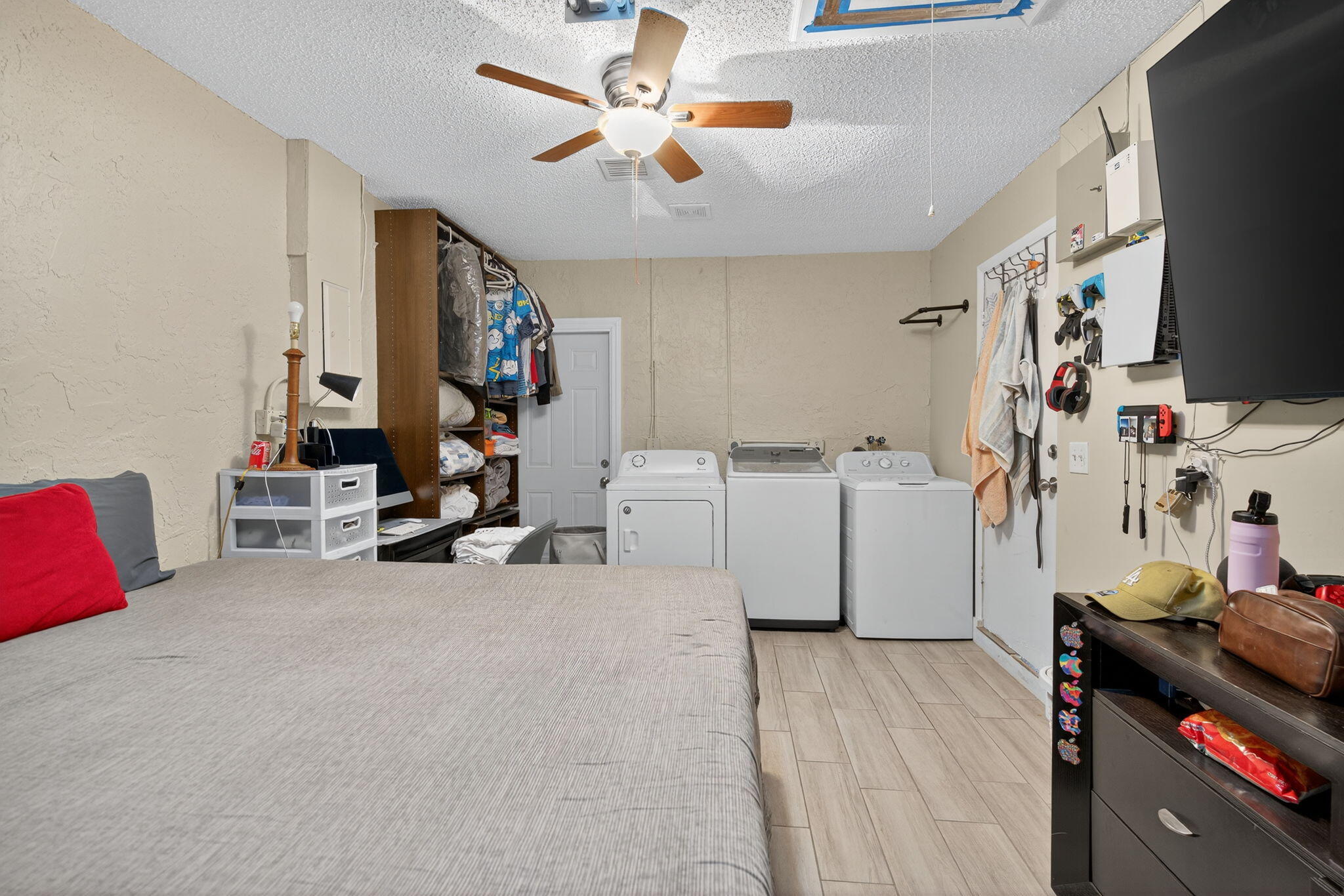 102 Cedar Jupiter, FL 33458