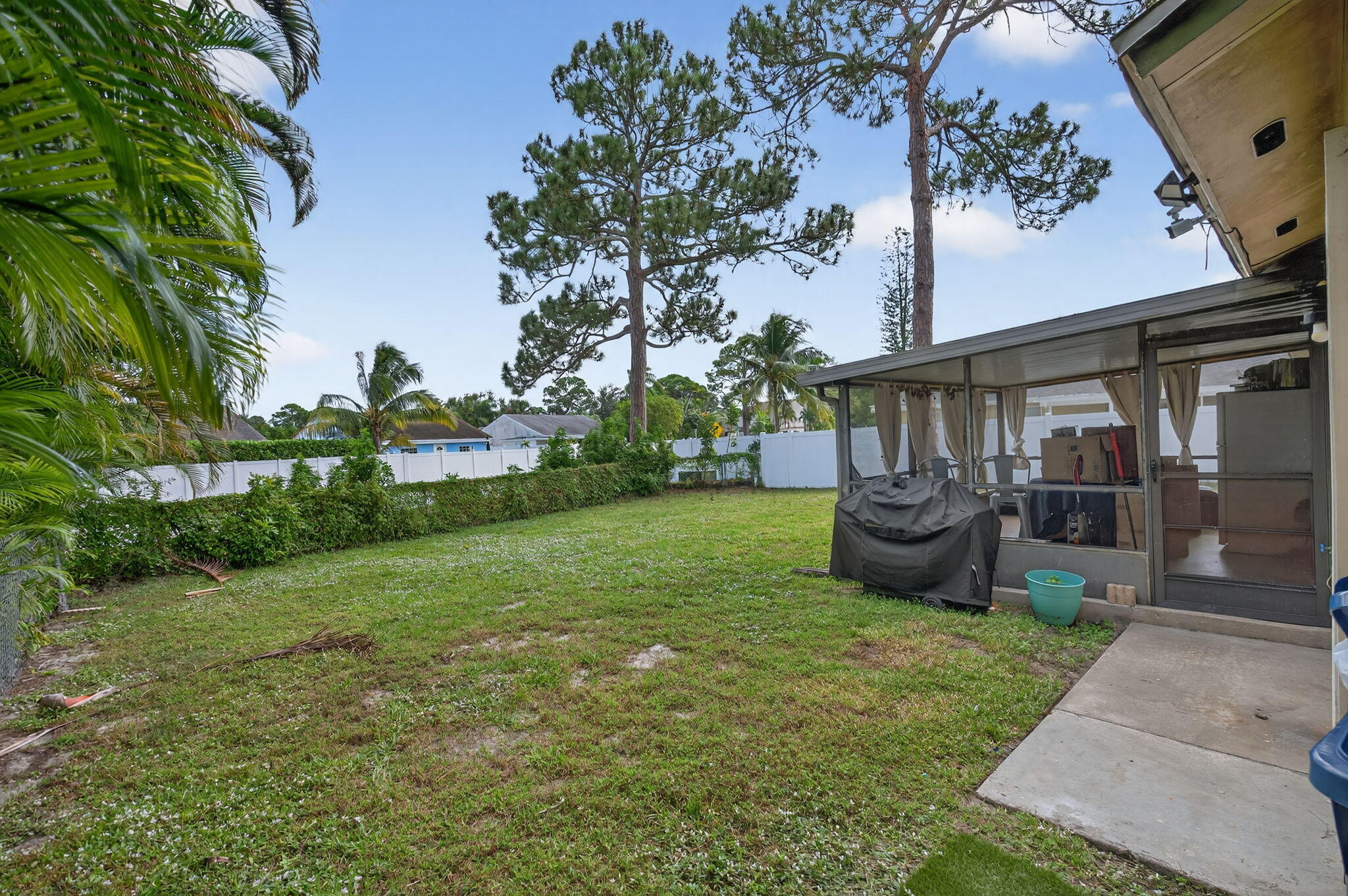 102 Cedar Jupiter, FL 33458