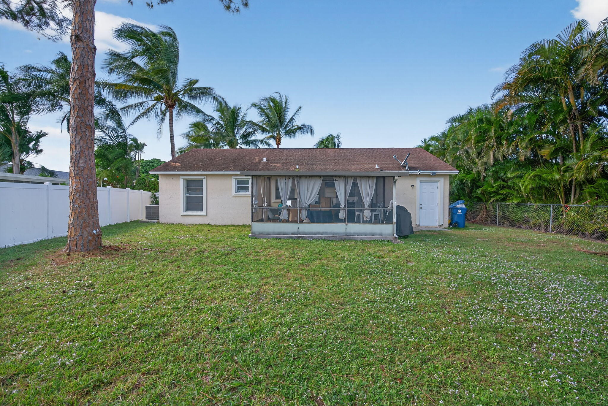 102 Cedar Jupiter, FL 33458