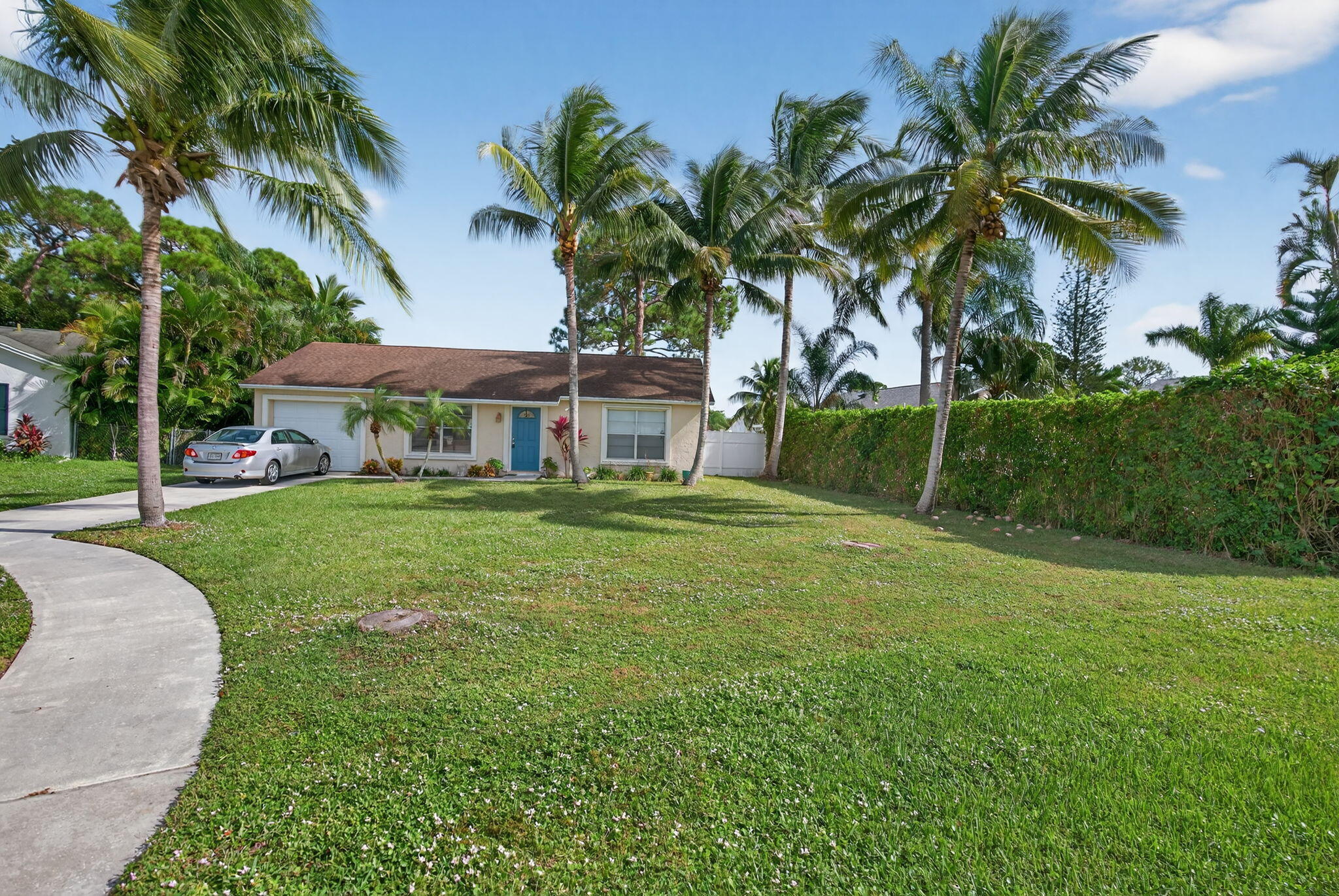 102 Cedar Jupiter, FL 33458