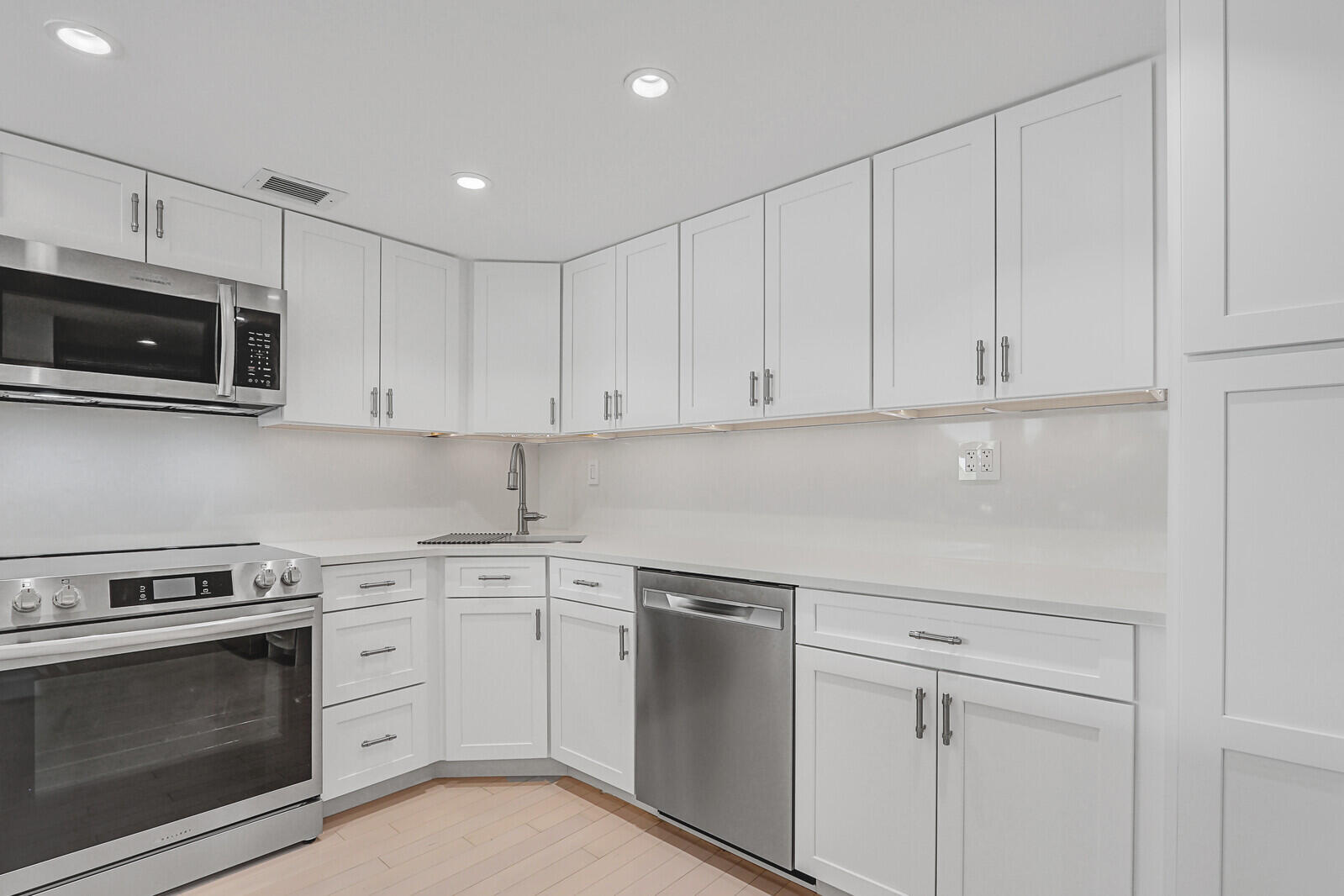 223 Atlantic Ave #3f Palm Beach, FL 33480