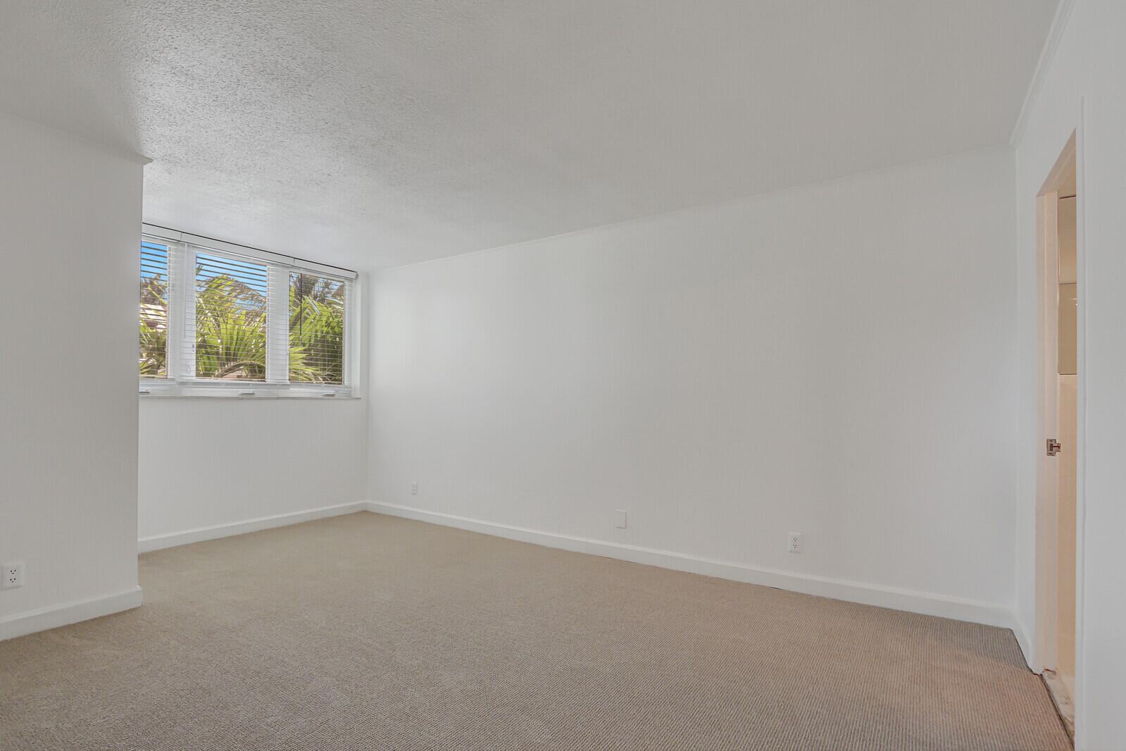 223 Atlantic Ave #3f Palm Beach, FL 33480