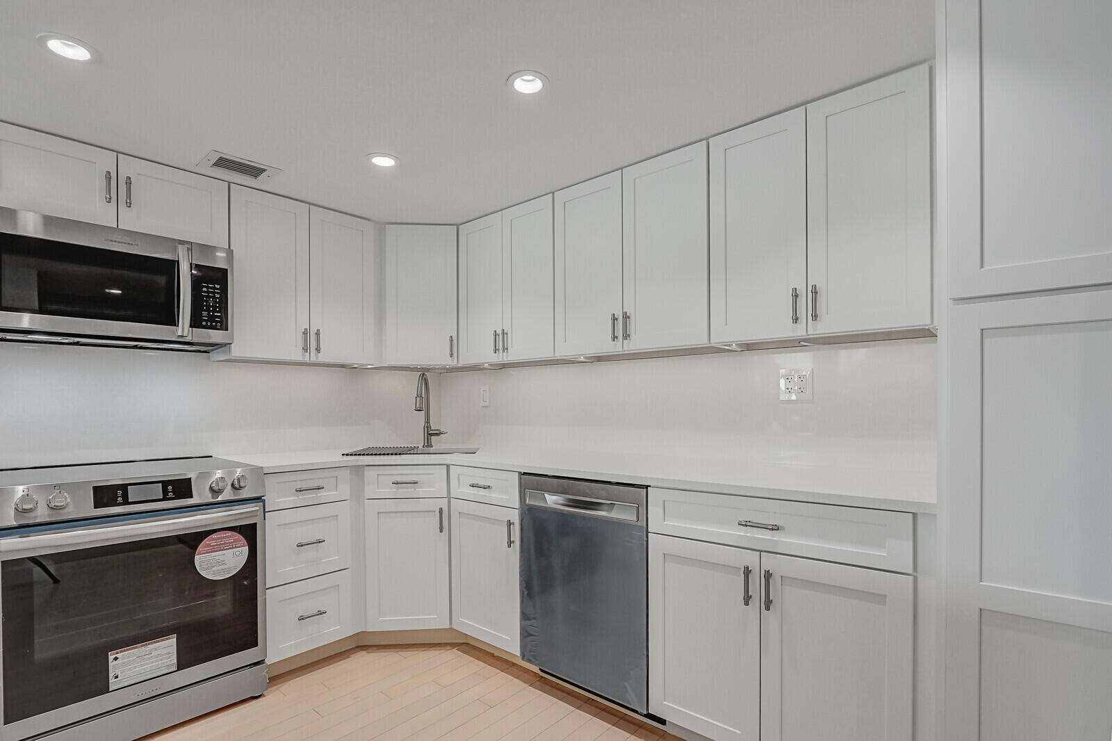 223 Atlantic Ave #3f Palm Beach, FL 33480