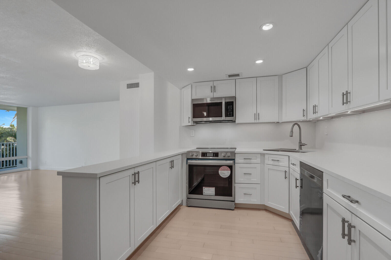 223 Atlantic Ave #3f Palm Beach, FL 33480