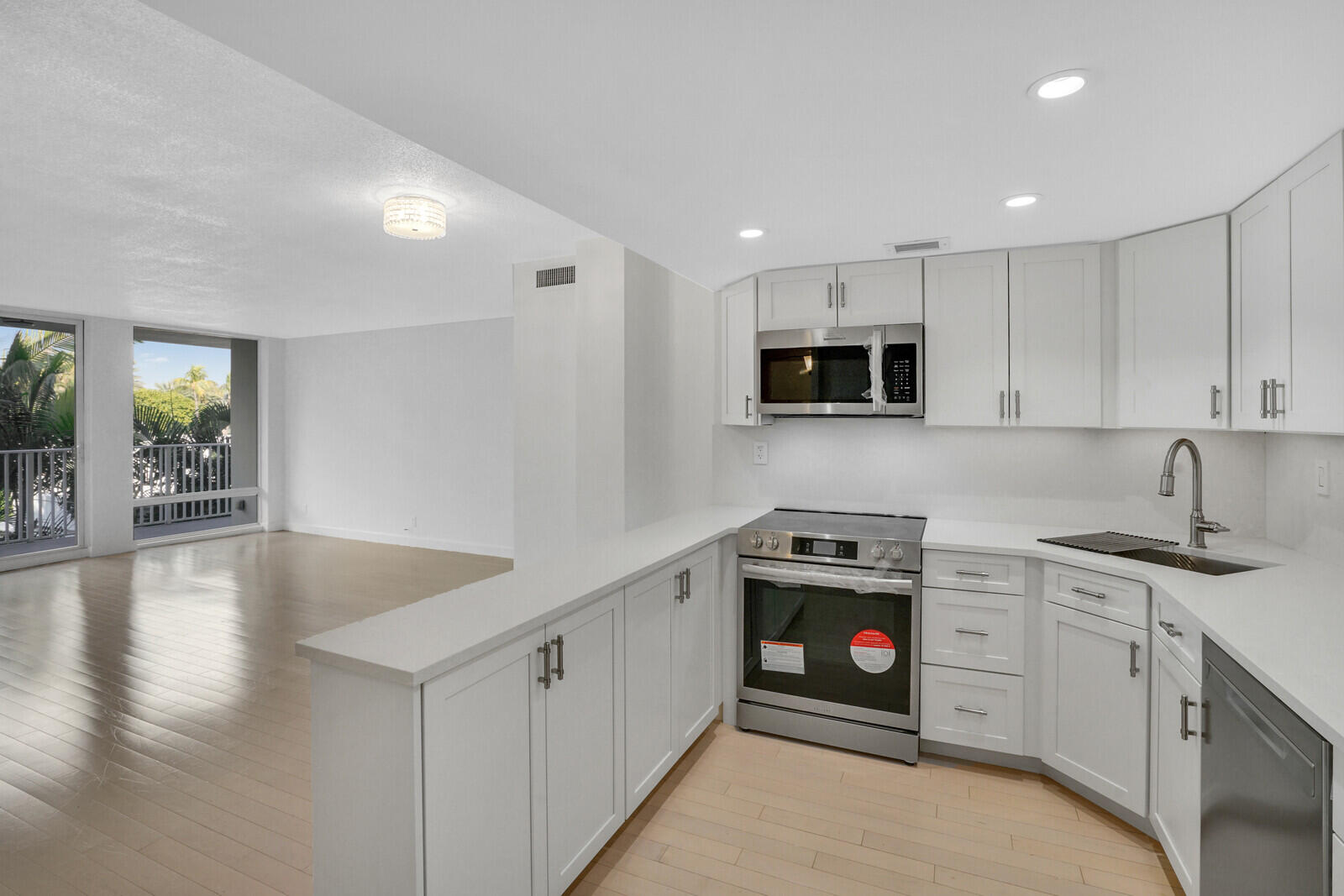 223 Atlantic Ave #3f Palm Beach, FL 33480