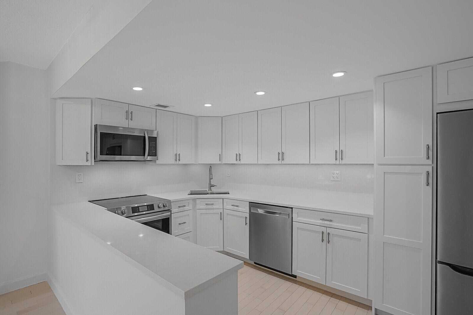 223 Atlantic Ave #3f Palm Beach, FL 33480