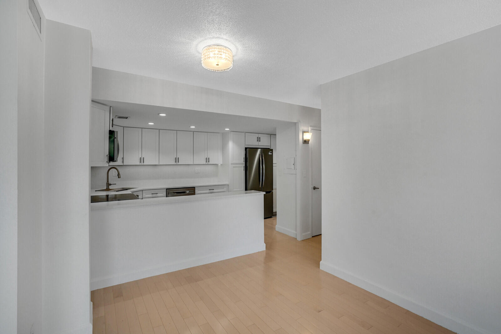 223 Atlantic Ave #3f Palm Beach, FL 33480