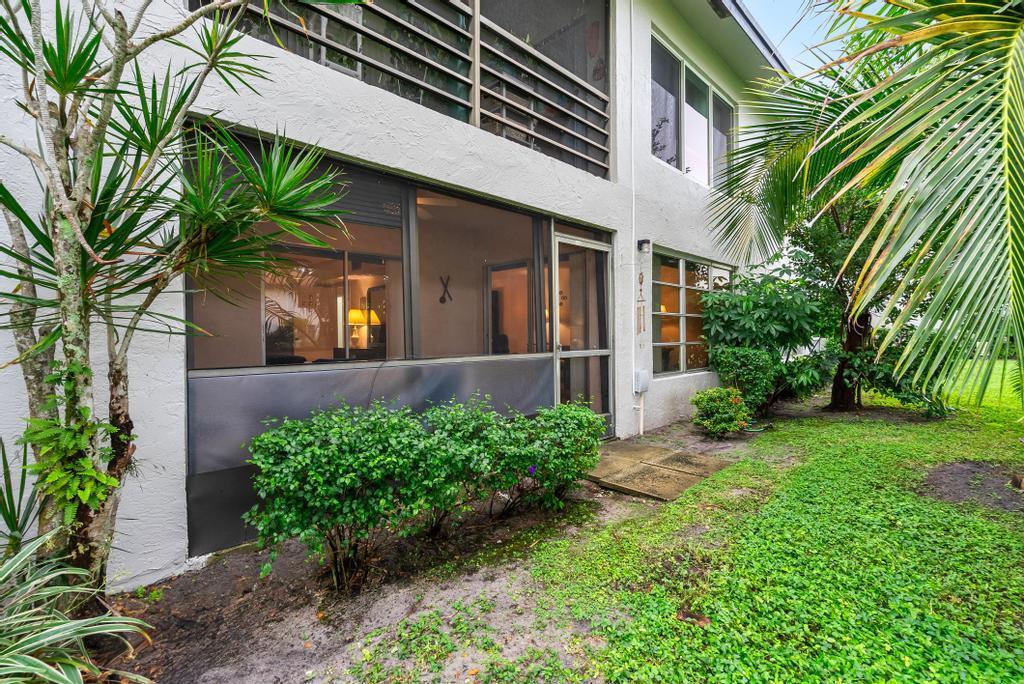 5770 Princess Palm Ct #B Delray Beach, FL 33484