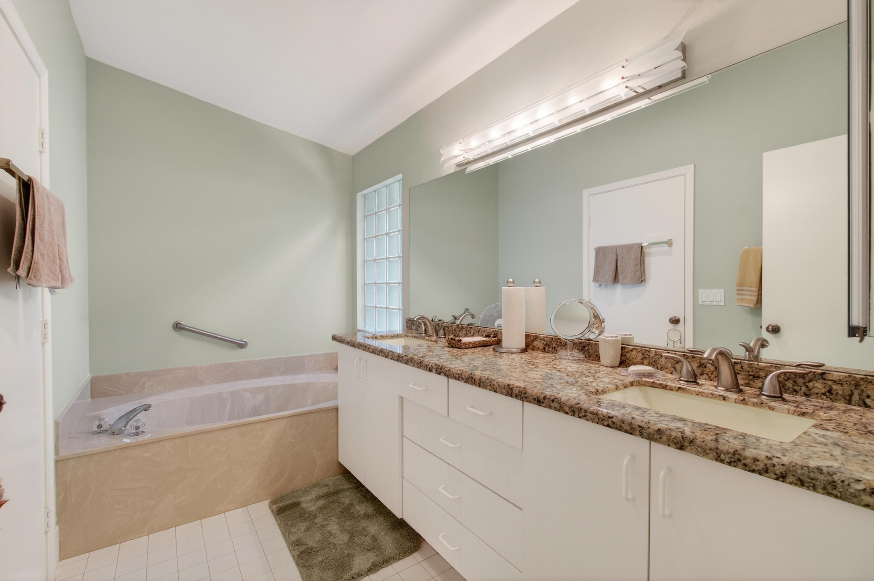 7851 Sailing Shores Ter Boynton Beach, FL 33437