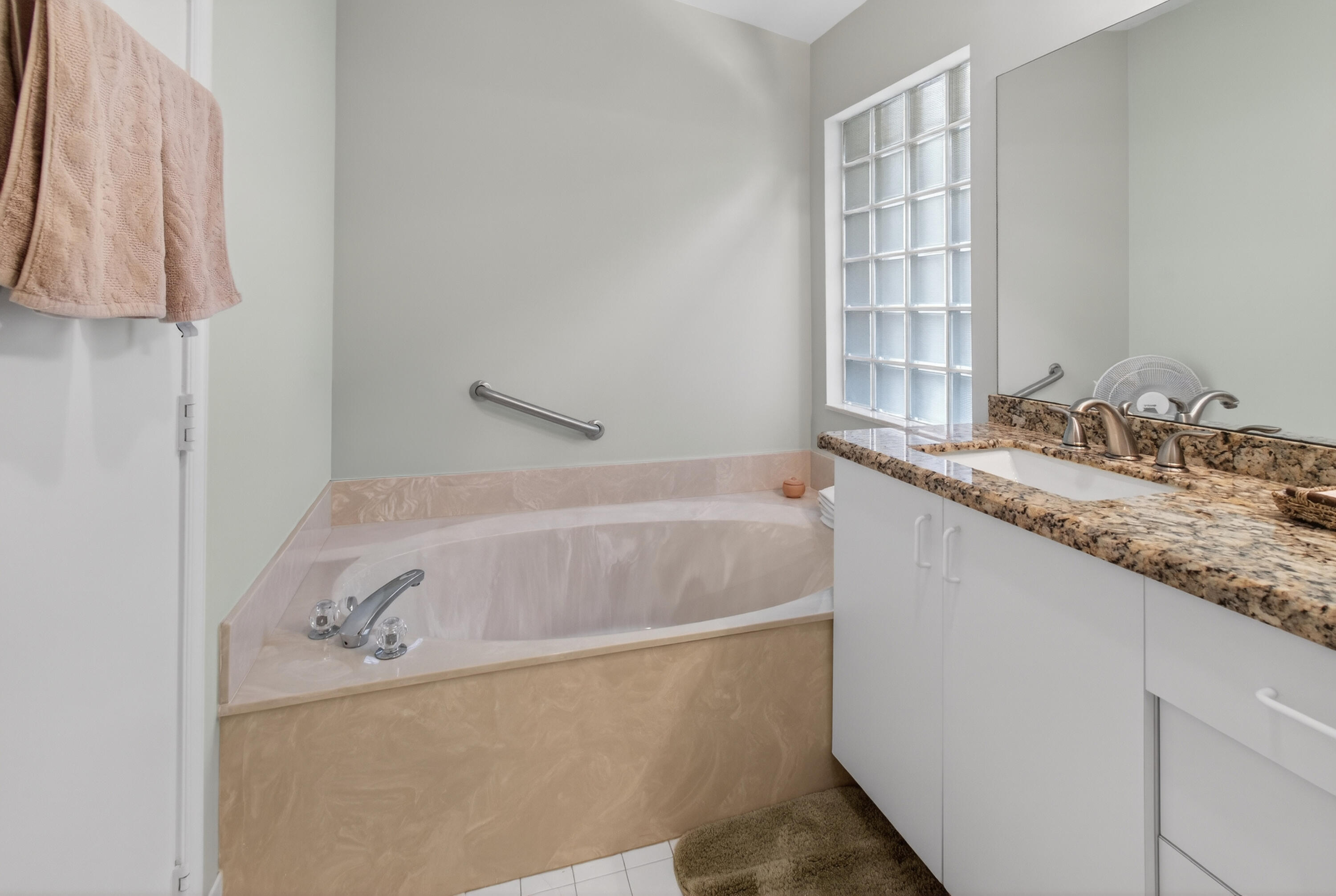 7851 Sailing Shores Ter Boynton Beach, FL 33437