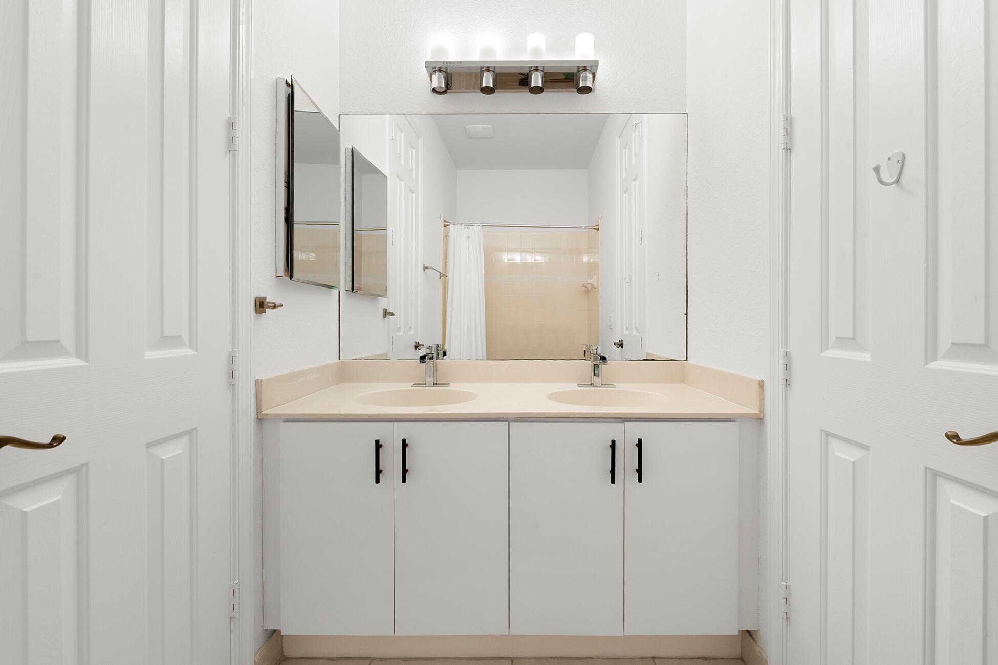 138 NW Magnolia Lks Blvd Port St Lucie, FL 34986