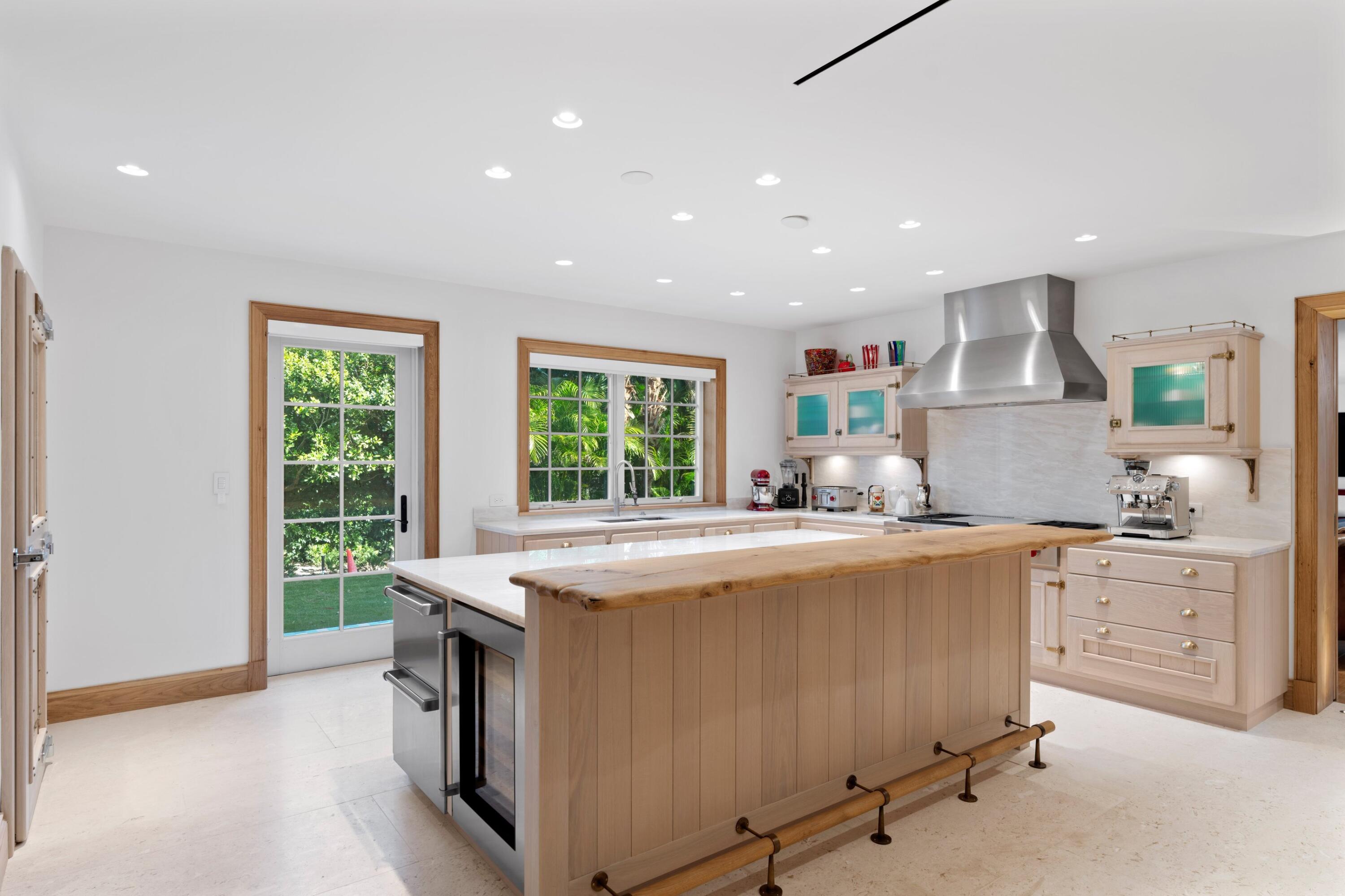 239 Emerald Palm Beach, FL 33480