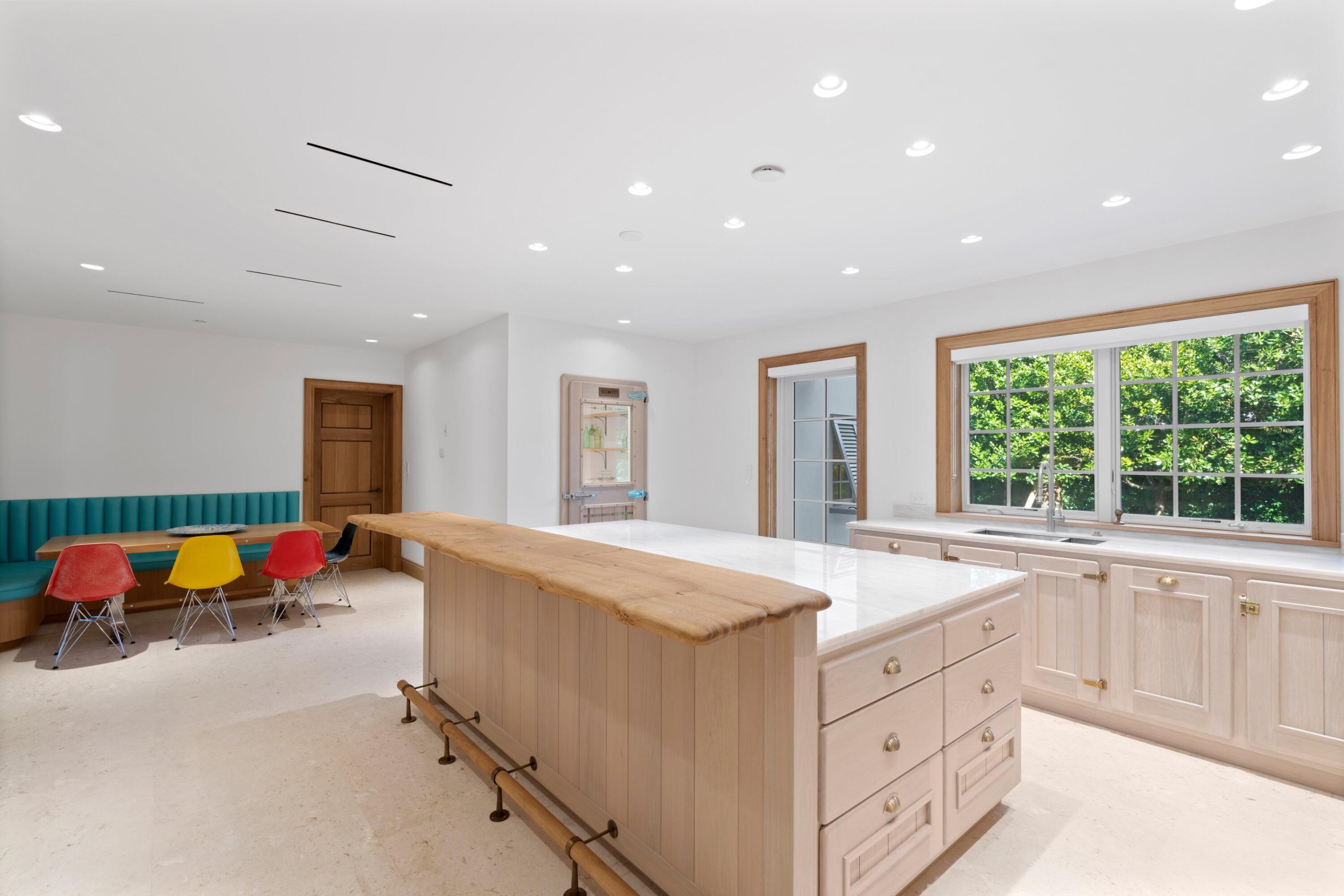 239 Emerald Palm Beach, FL 33480