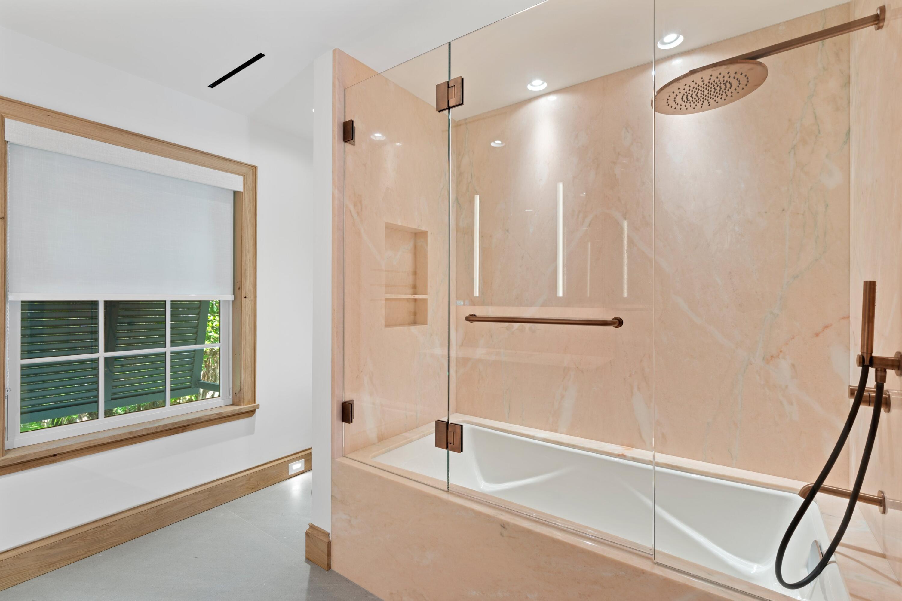 239 Emerald Palm Beach, FL 33480