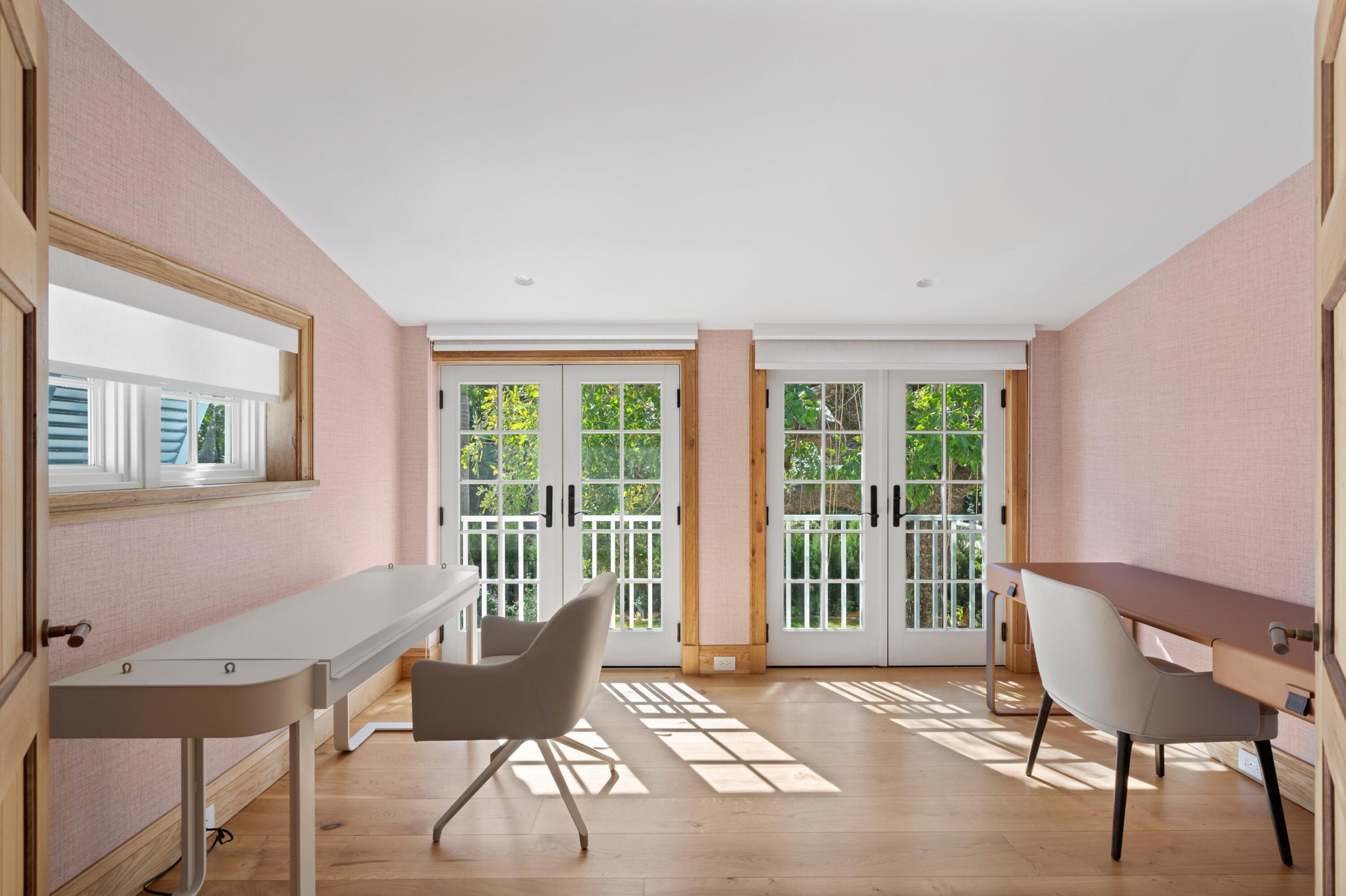 239 Emerald Palm Beach, FL 33480