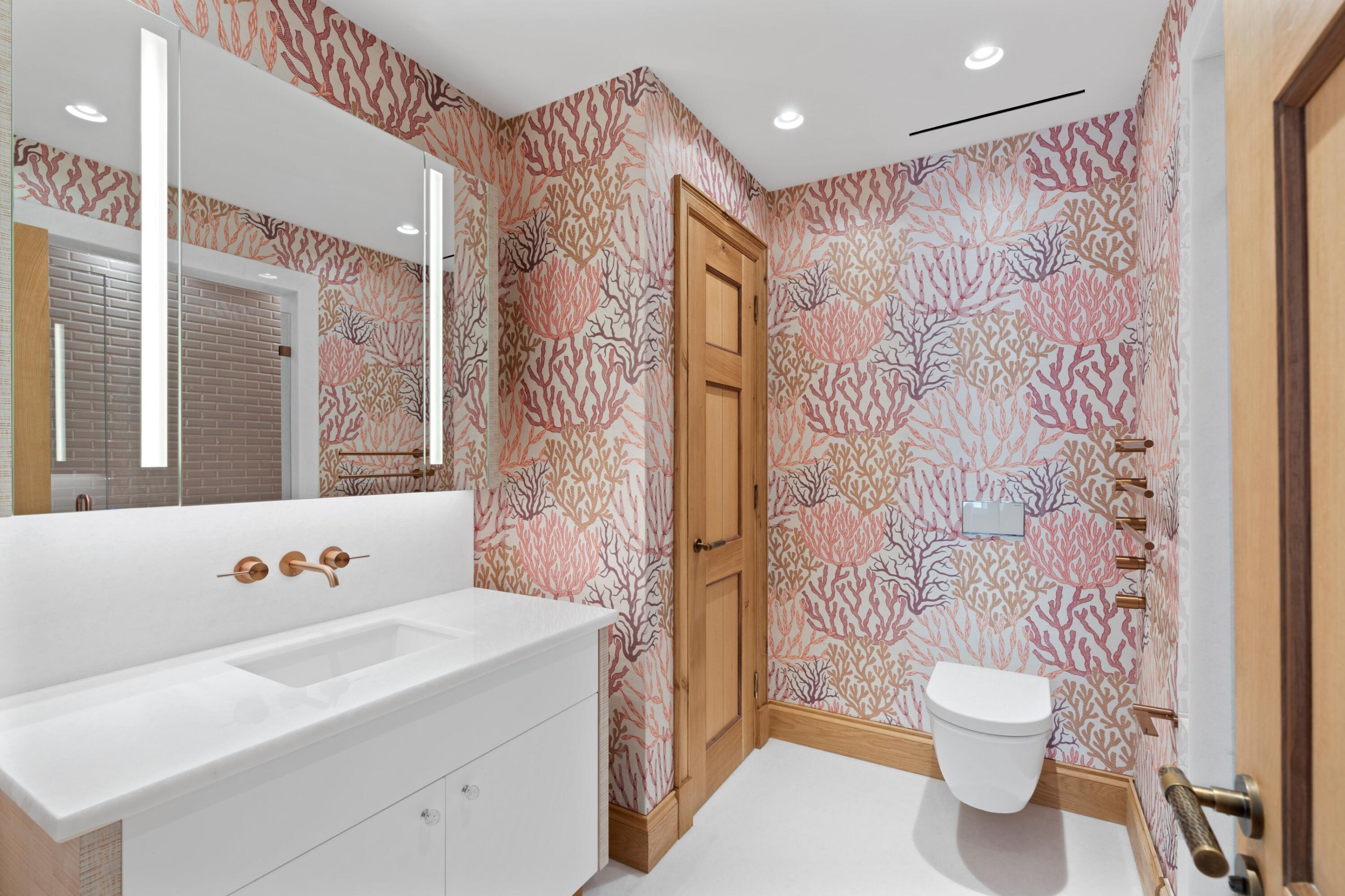 239 Emerald Palm Beach, FL 33480