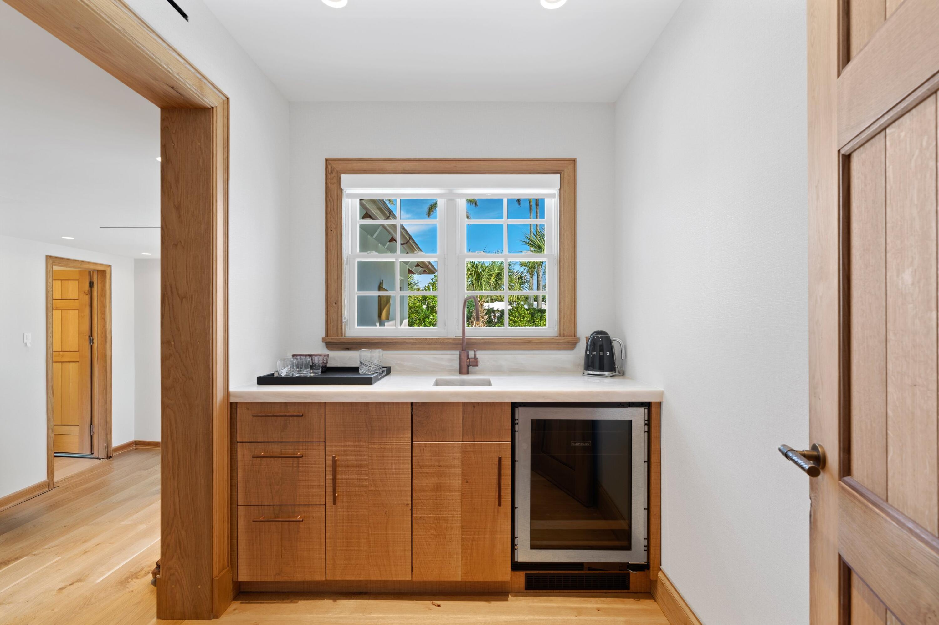 239 Emerald Palm Beach, FL 33480