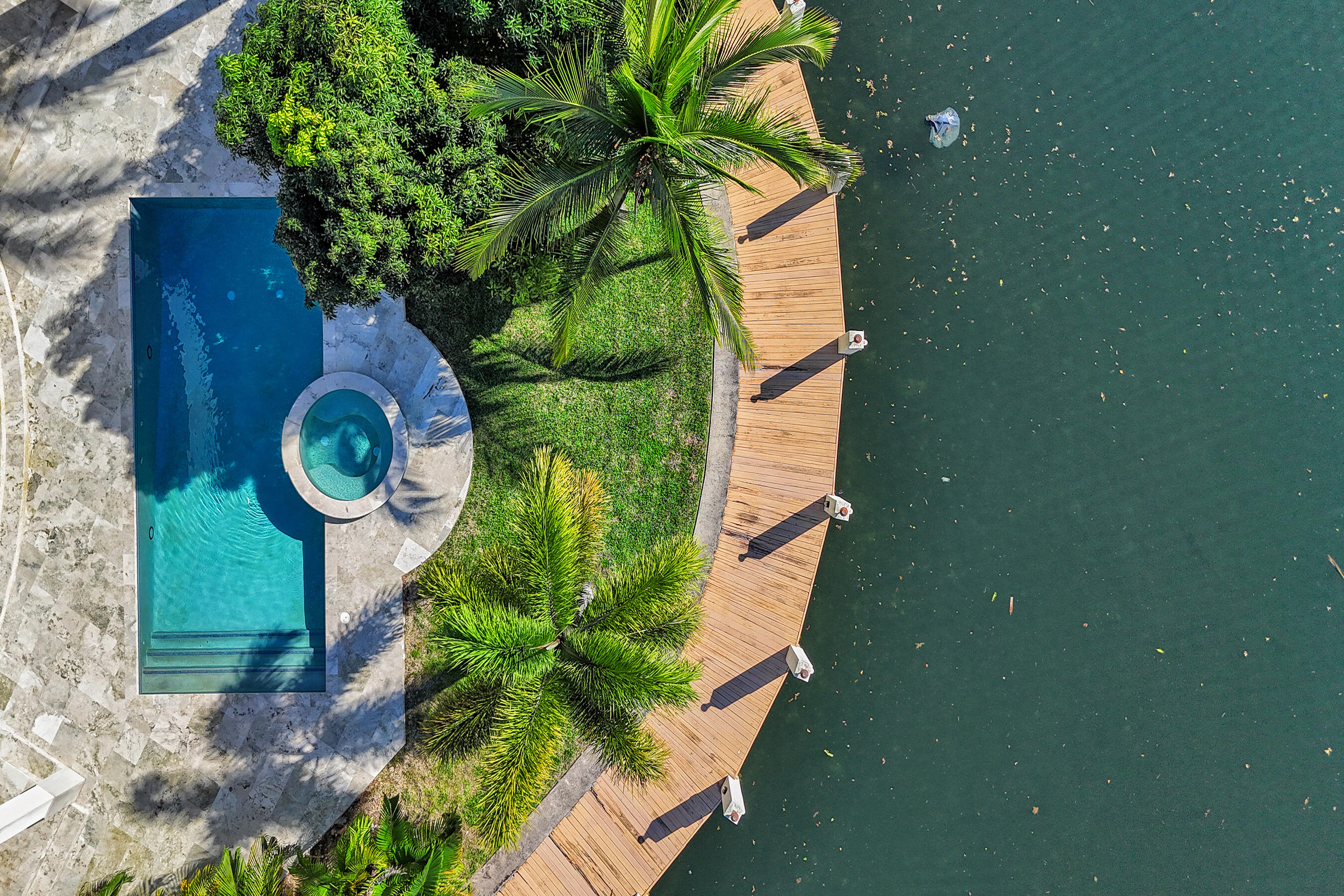 2330 NE 31st Lighthouse Point, FL 33064