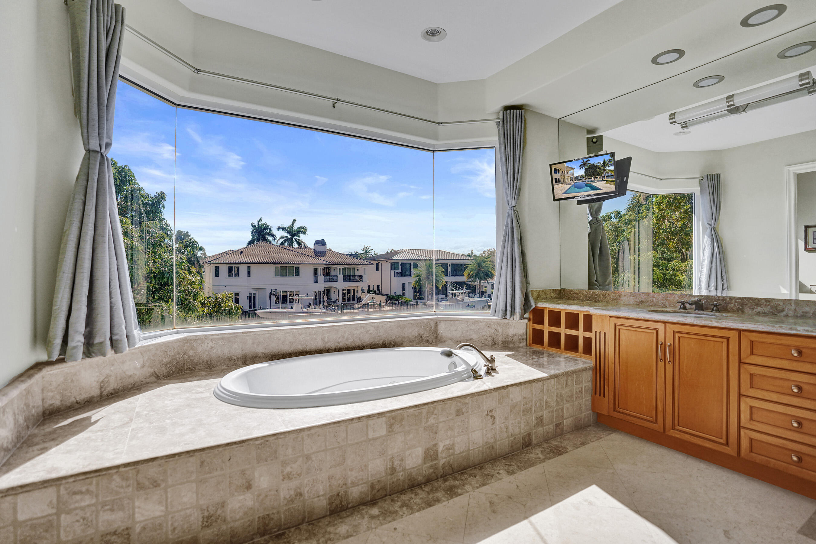 2330 NE 31st Lighthouse Point, FL 33064