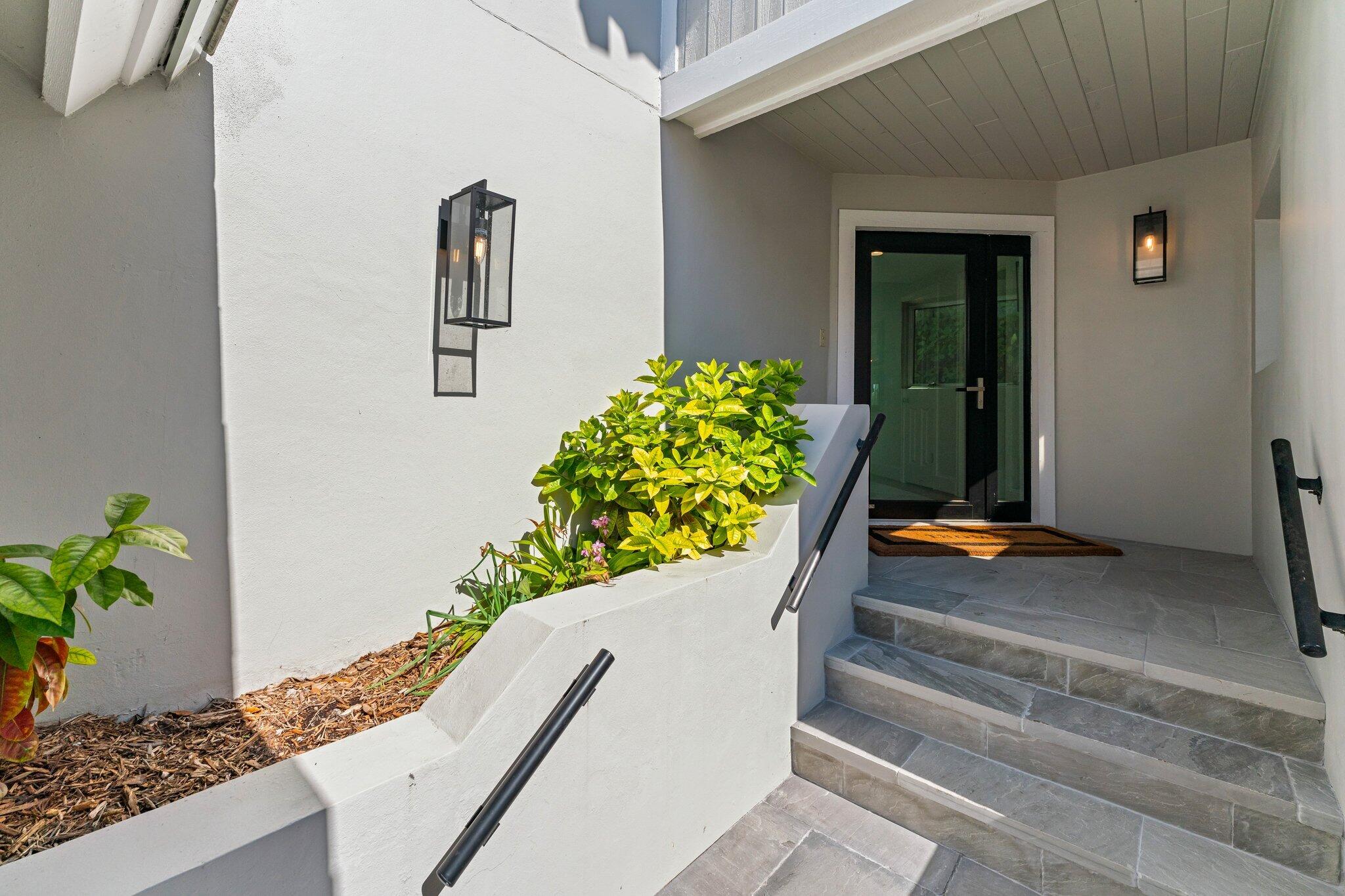 18760 SE Pineneedle Jupiter, FL 33469