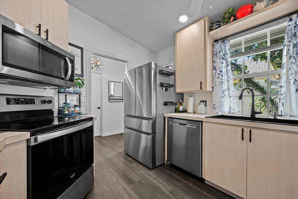 205 Brier Jupiter, FL 33458