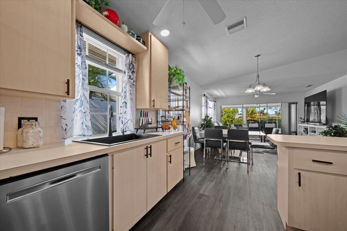 205 Brier Jupiter, FL 33458