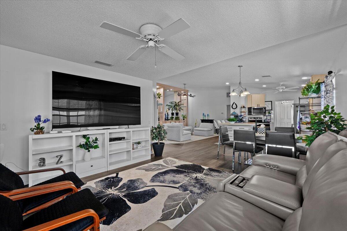 205 Brier Jupiter, FL 33458