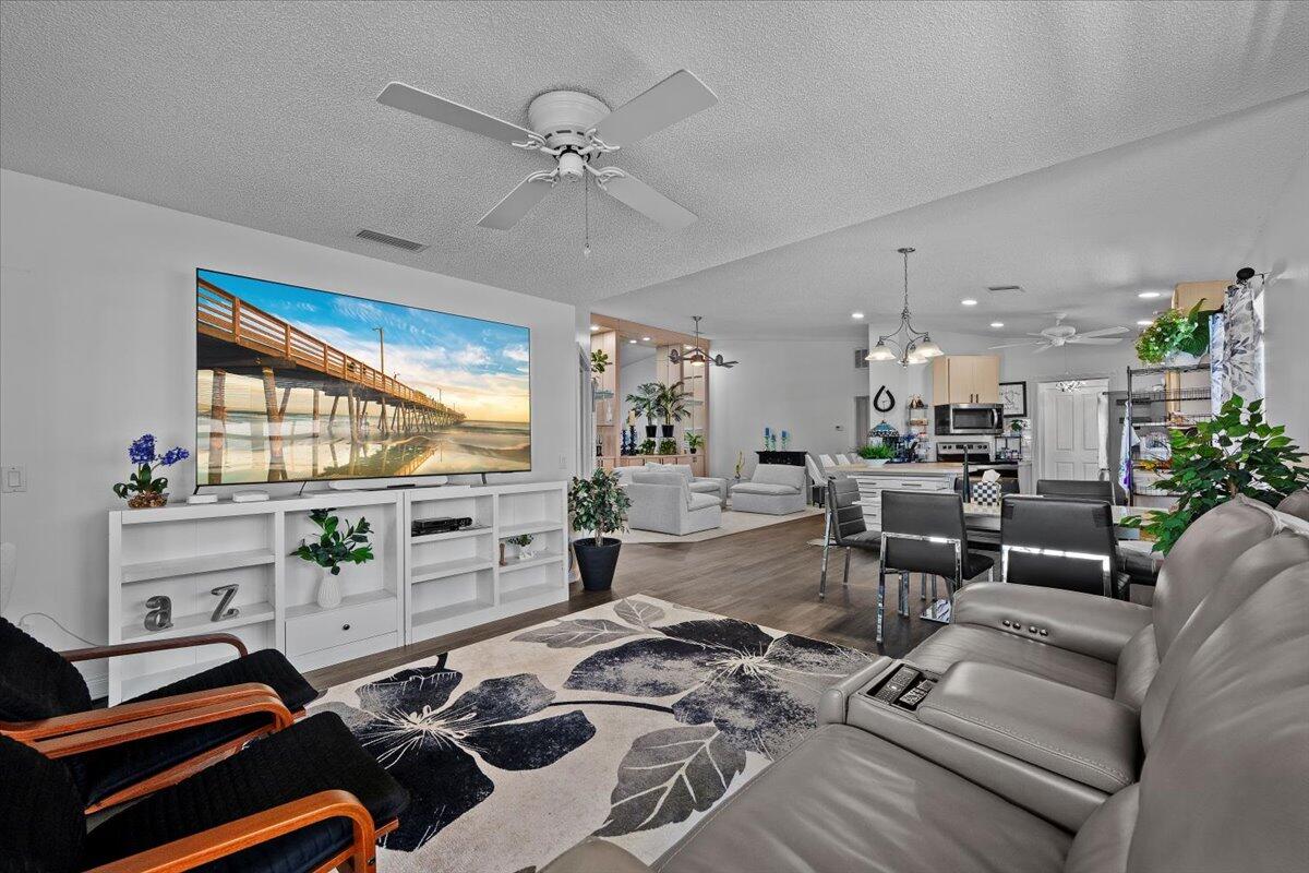 205 Brier Jupiter, FL 33458